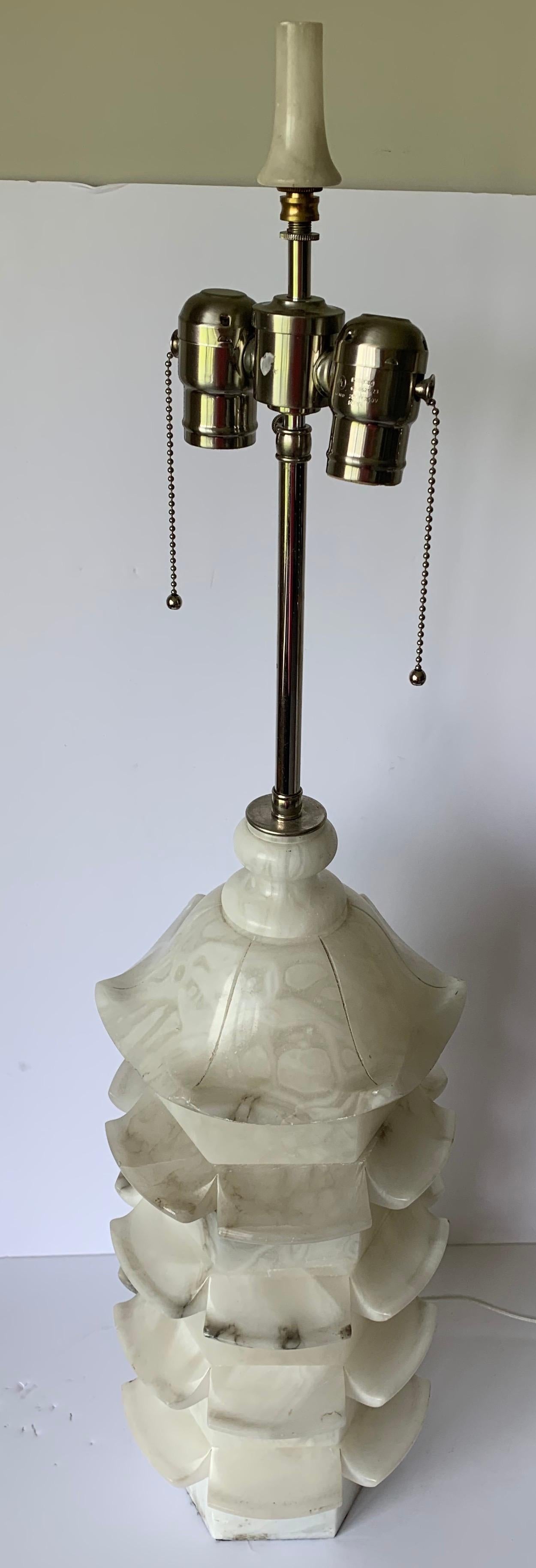 20ième siècle Lampe de table pagode chinoiseries en marbre en vente