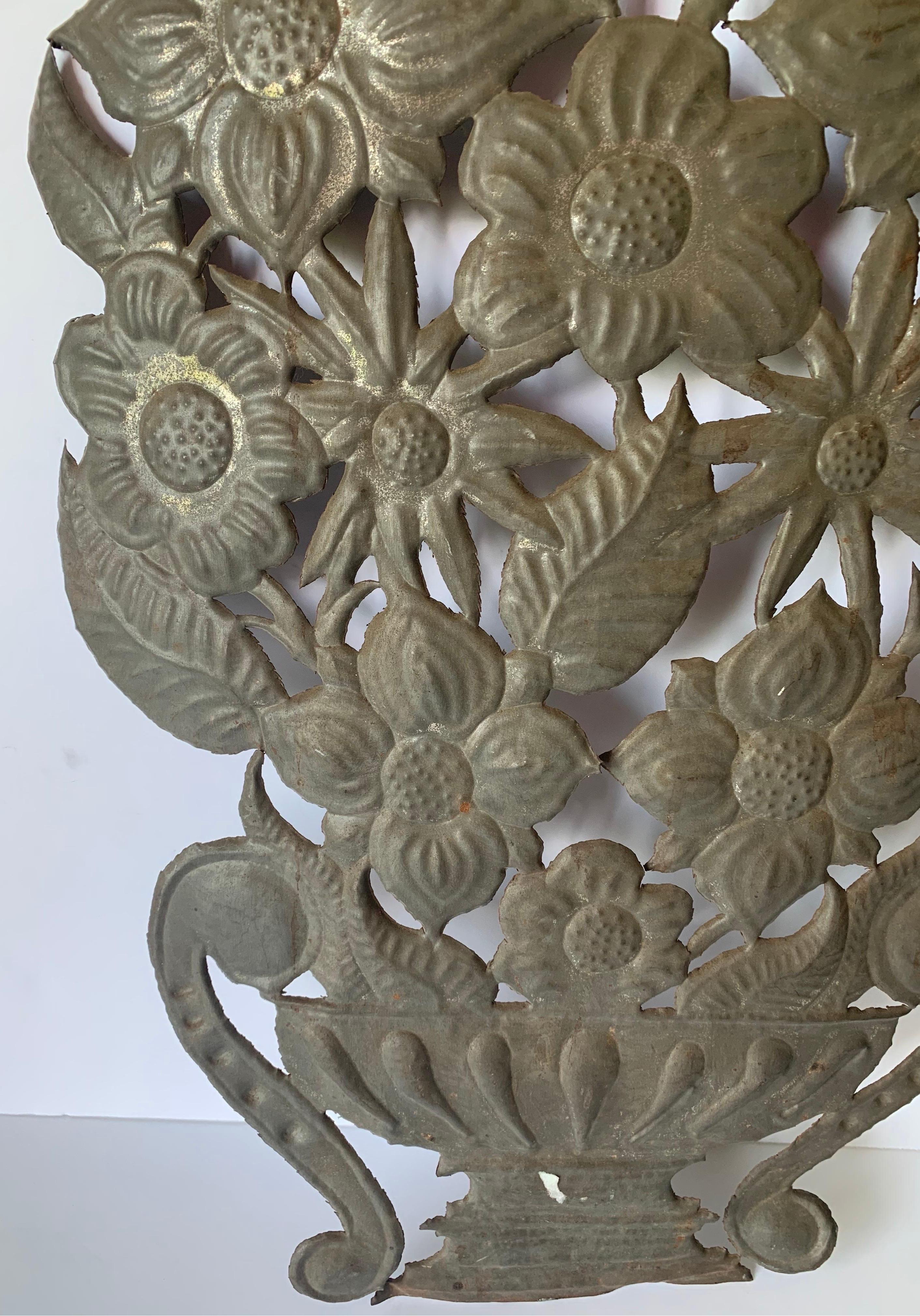Mexican Tin Flower Wall Hanging Decoration In Fair Condition In Stamford, CT