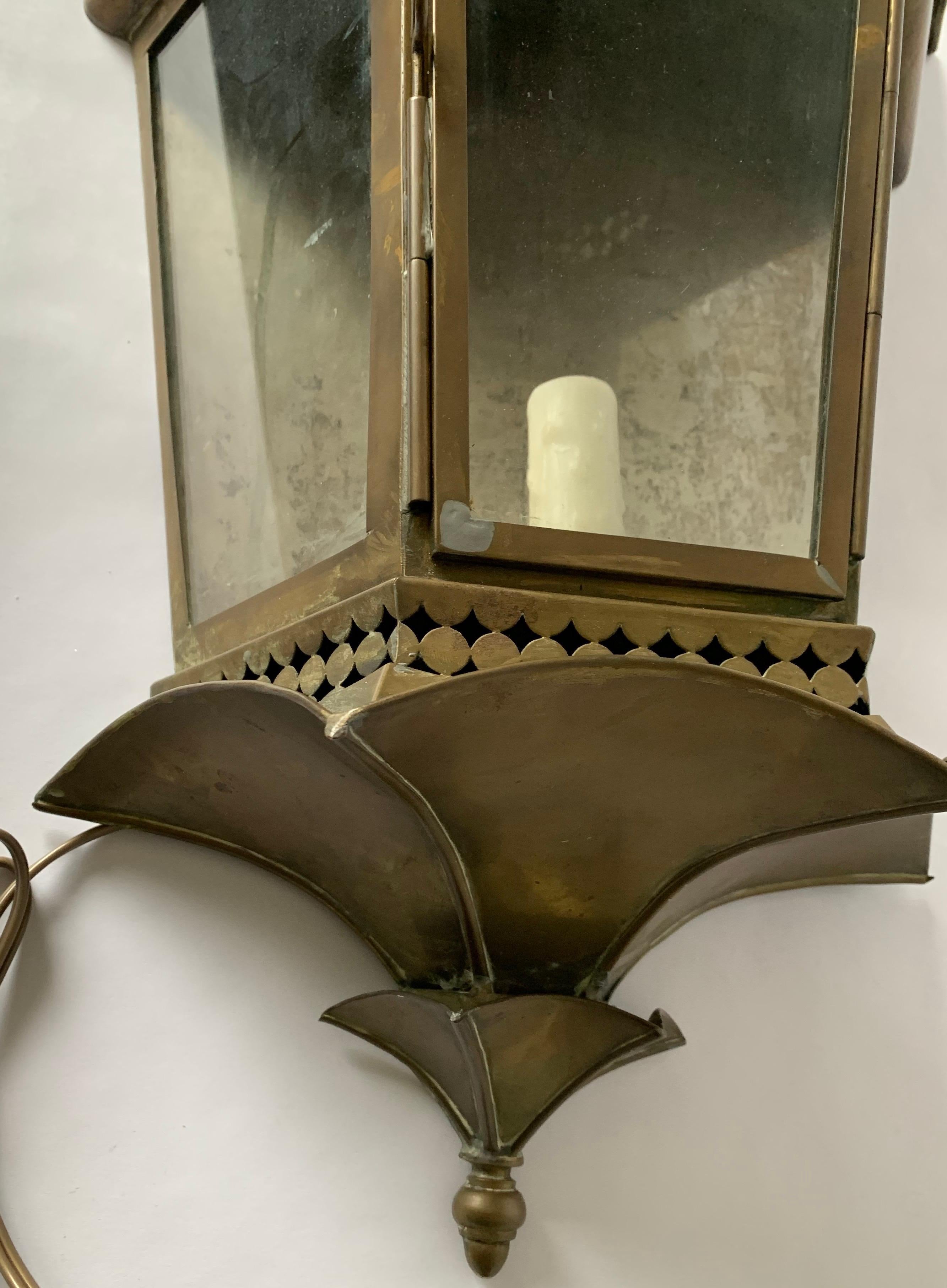 Italian Brass Pagoda Large Sconce In Good Condition For Sale In Stamford, CT