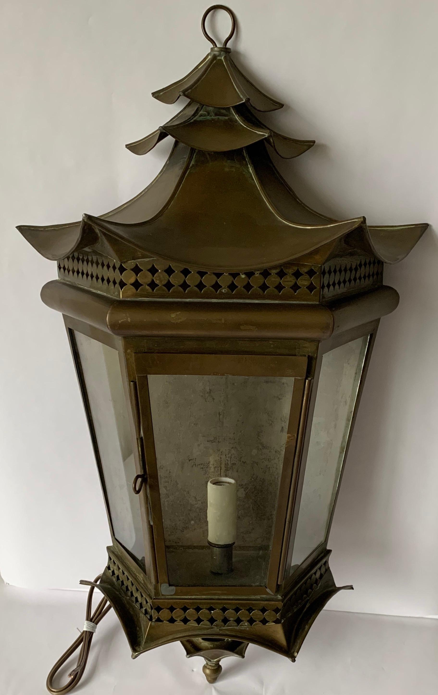 Italian Brass Pagoda Large Sconce For Sale 4