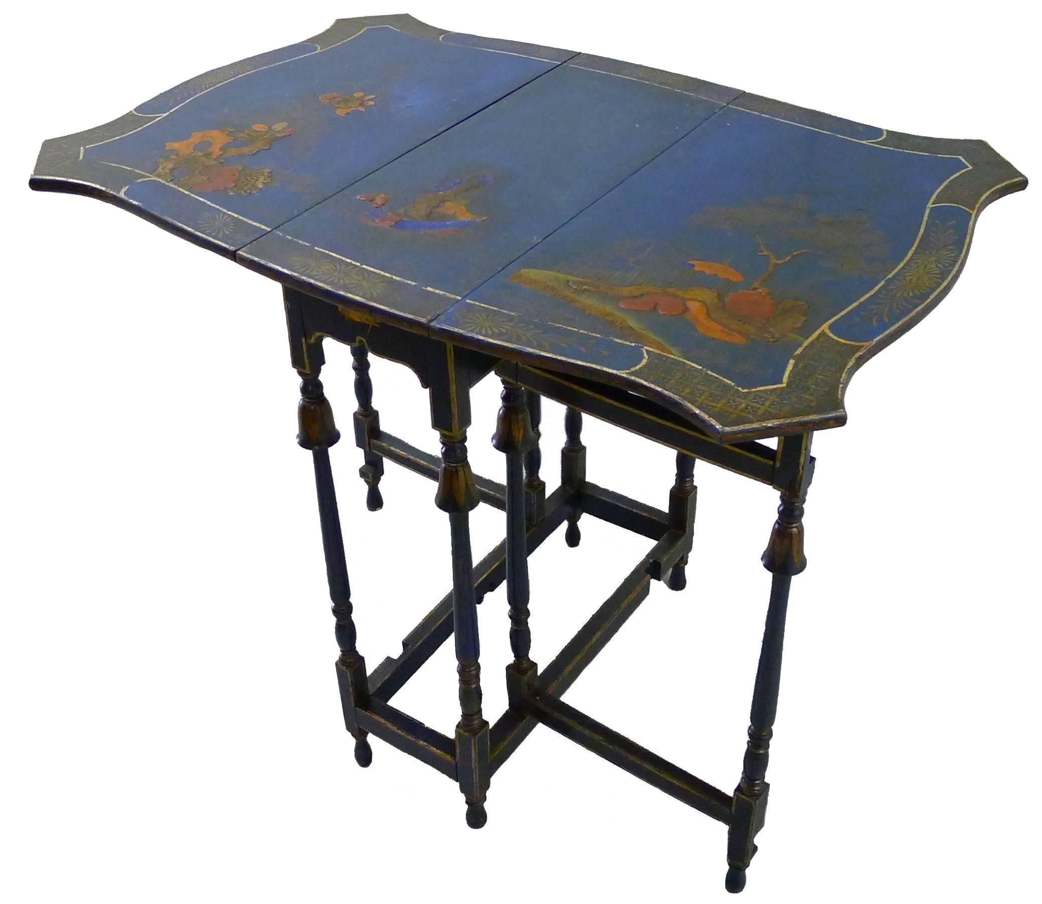 Chinese Export-Style Chinoiserie Gate-Leg Drop Leaf Tea Table In Good Condition For Sale In Stamford, CT