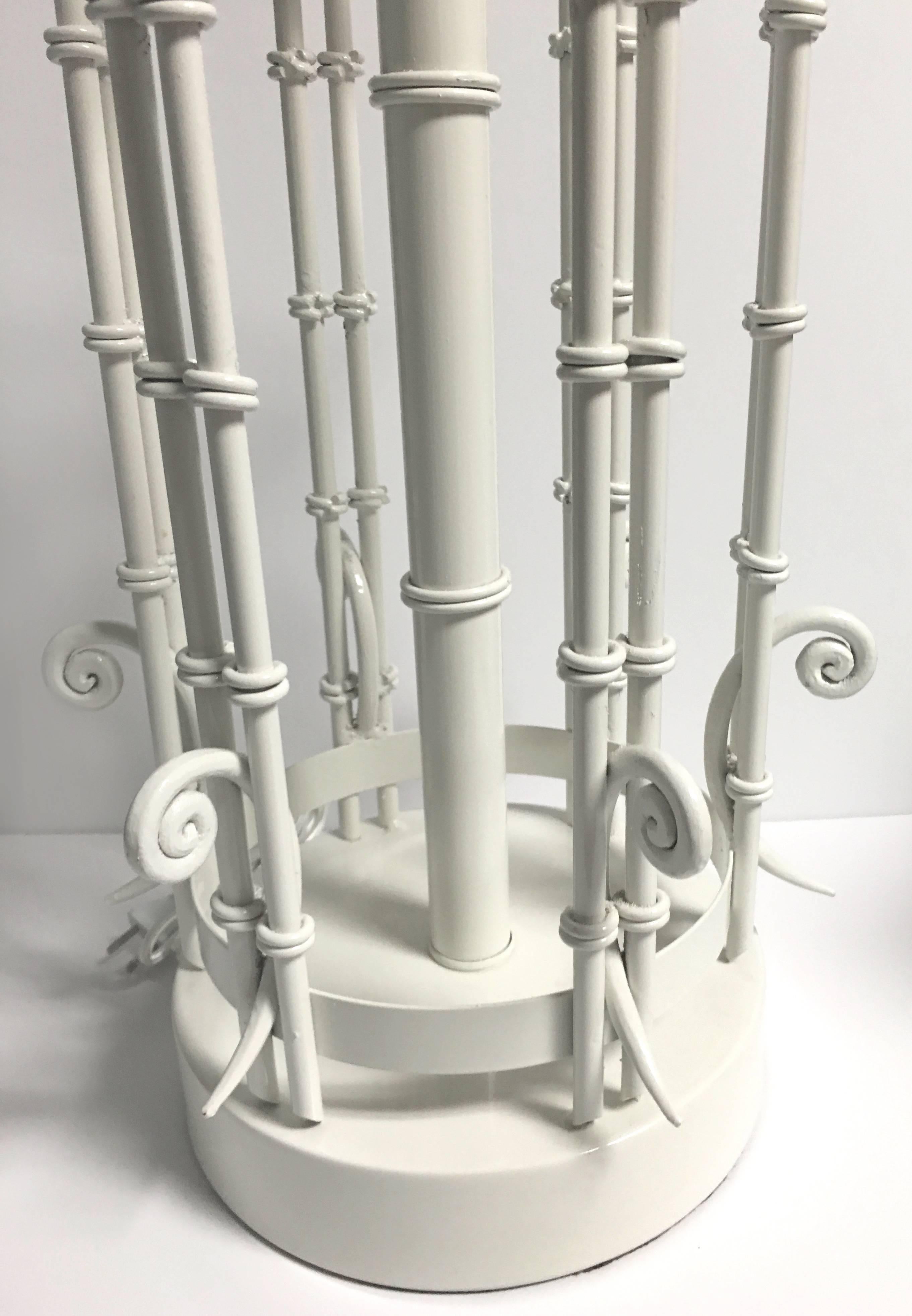 Large Chinoiserie Faux Bamboo White Metal Table Lamp In Good Condition In Stamford, CT