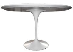 1979 Knoll Saarinen White 47" Tulip Dining Table