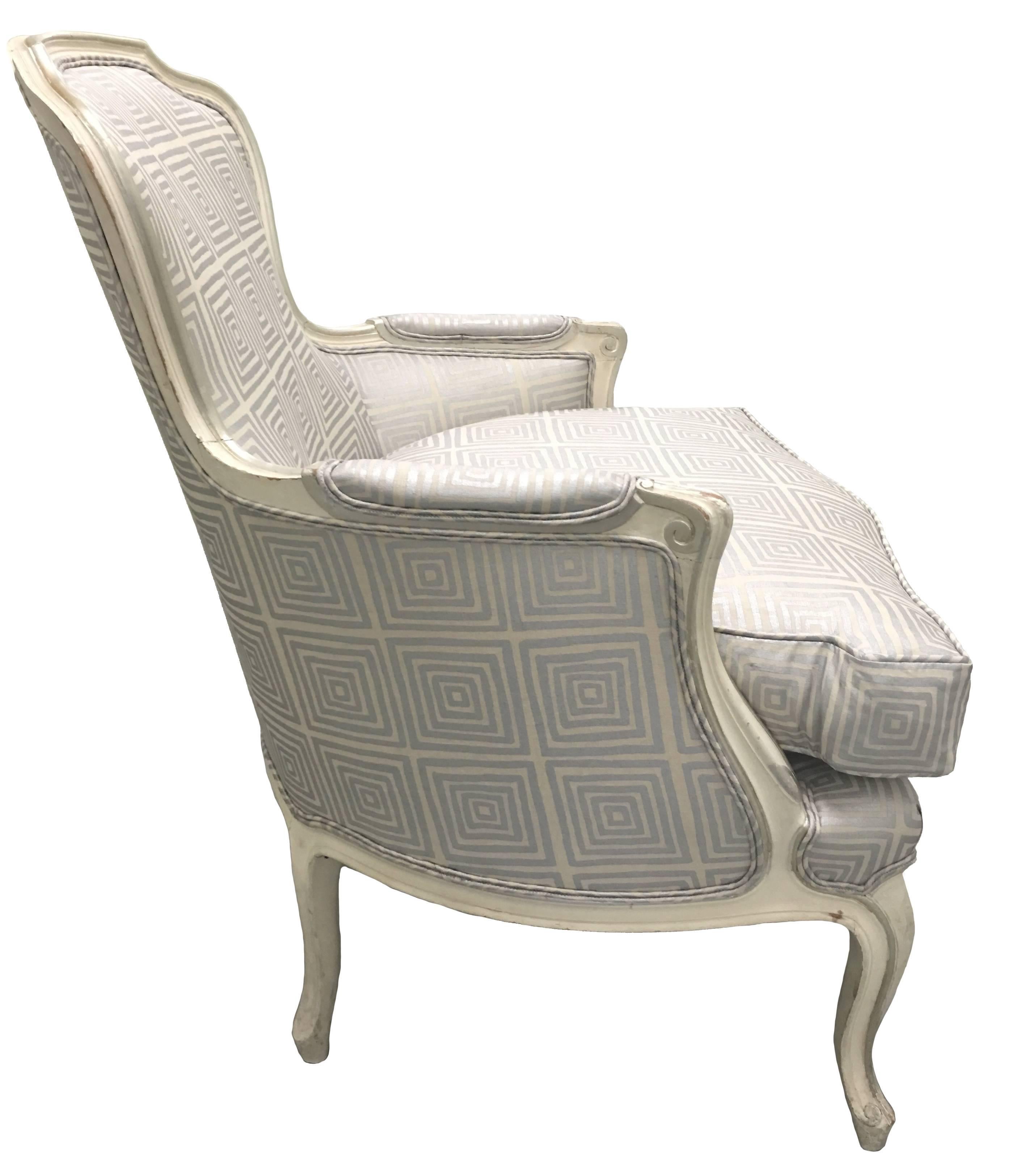 Newly Upholstered Louis XV Style Silver Painted Bergere Chair In Good Condition In Stamford, CT