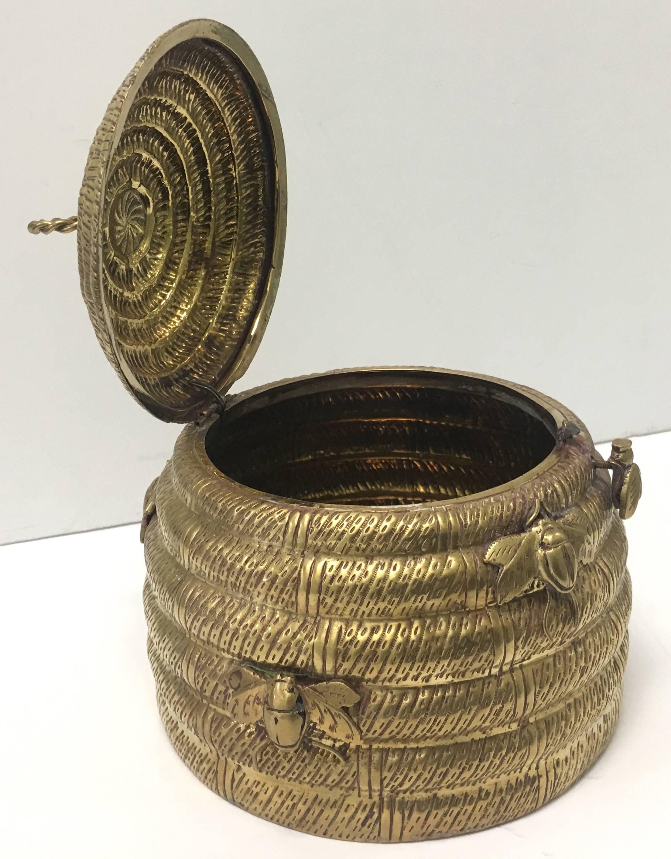 Brass Beehive Lidded Container In Good Condition In Stamford, CT