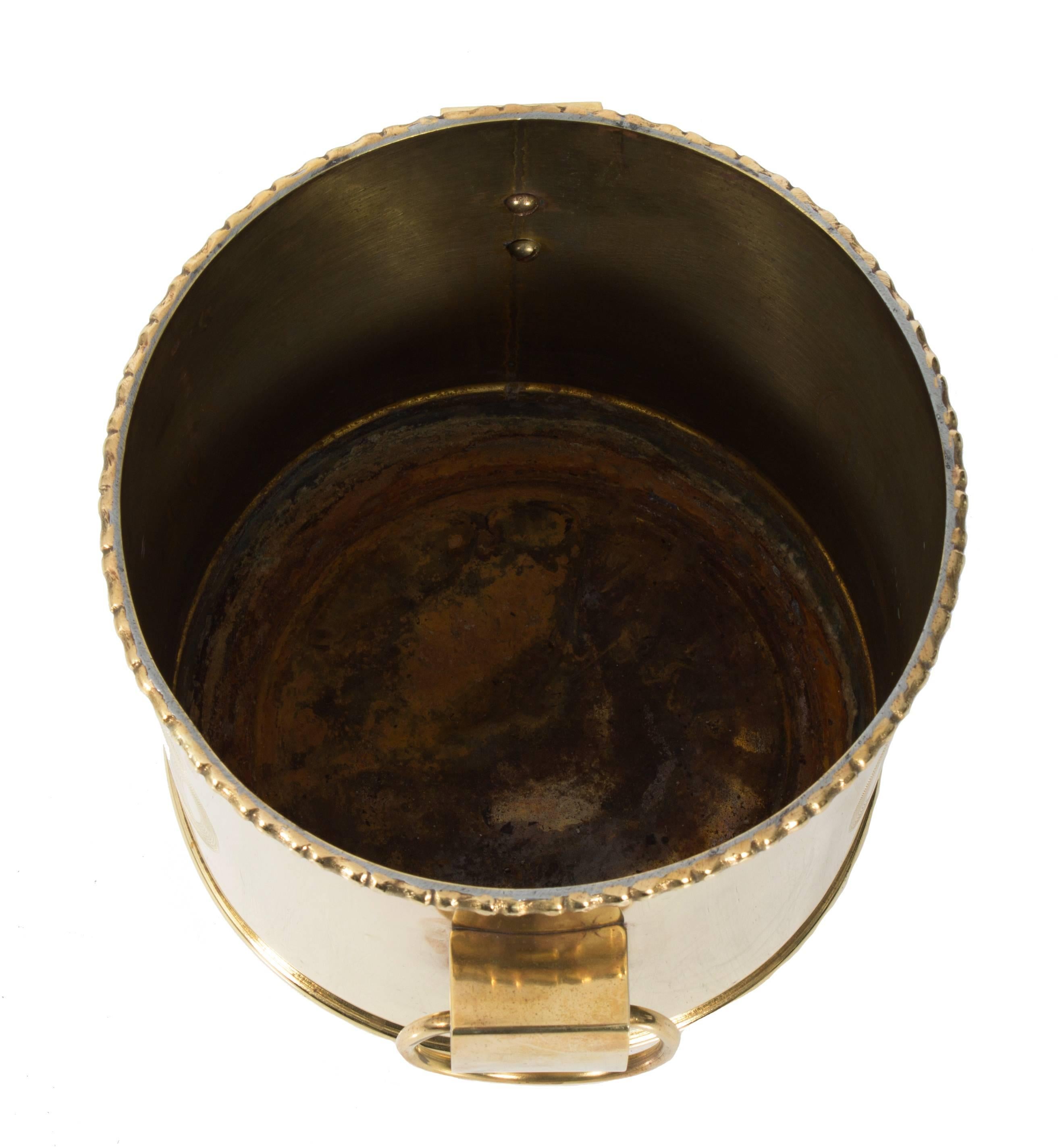 Pair of Polished Brass Chinoiserie Round Planters In Good Condition In Stamford, CT