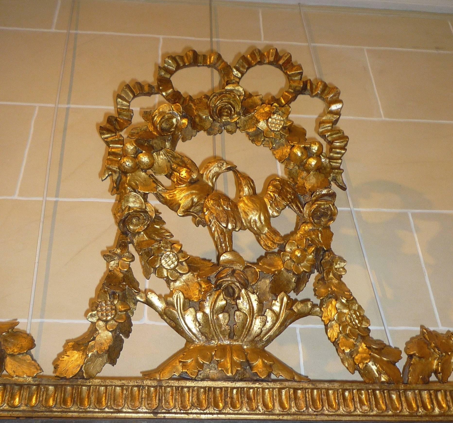 18th Century Italian Tuscan Neoclassical Carved and Giltwood Mirror In Fair Condition In Paris, FR