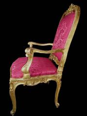 18th Century Pair of Large Italian Baroque Carved and Giltwood Armchairs