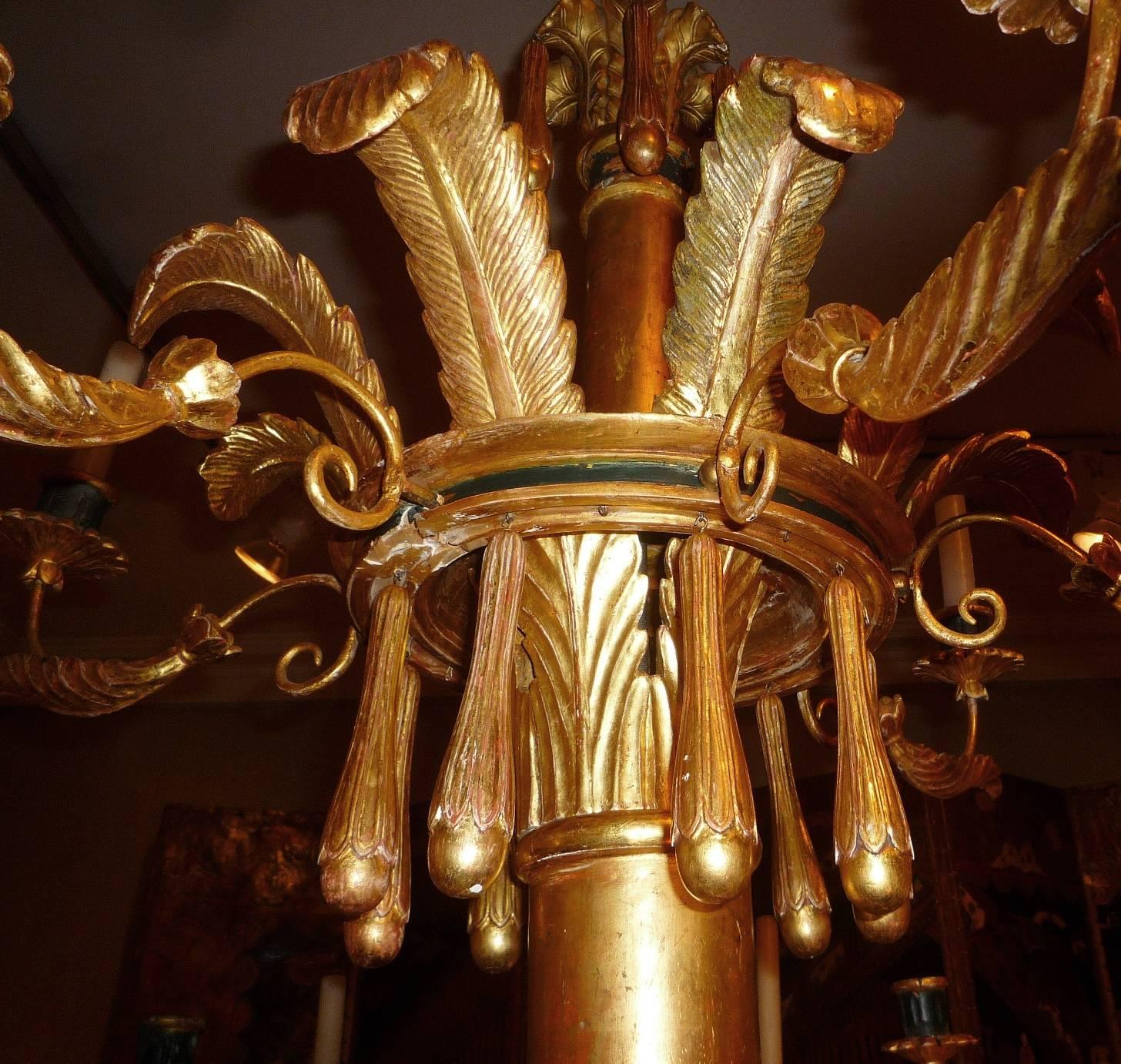 Giltwood Neapolitan Neoclassical Gilt and Painted Wood Chandelier, Italy, circa 1815