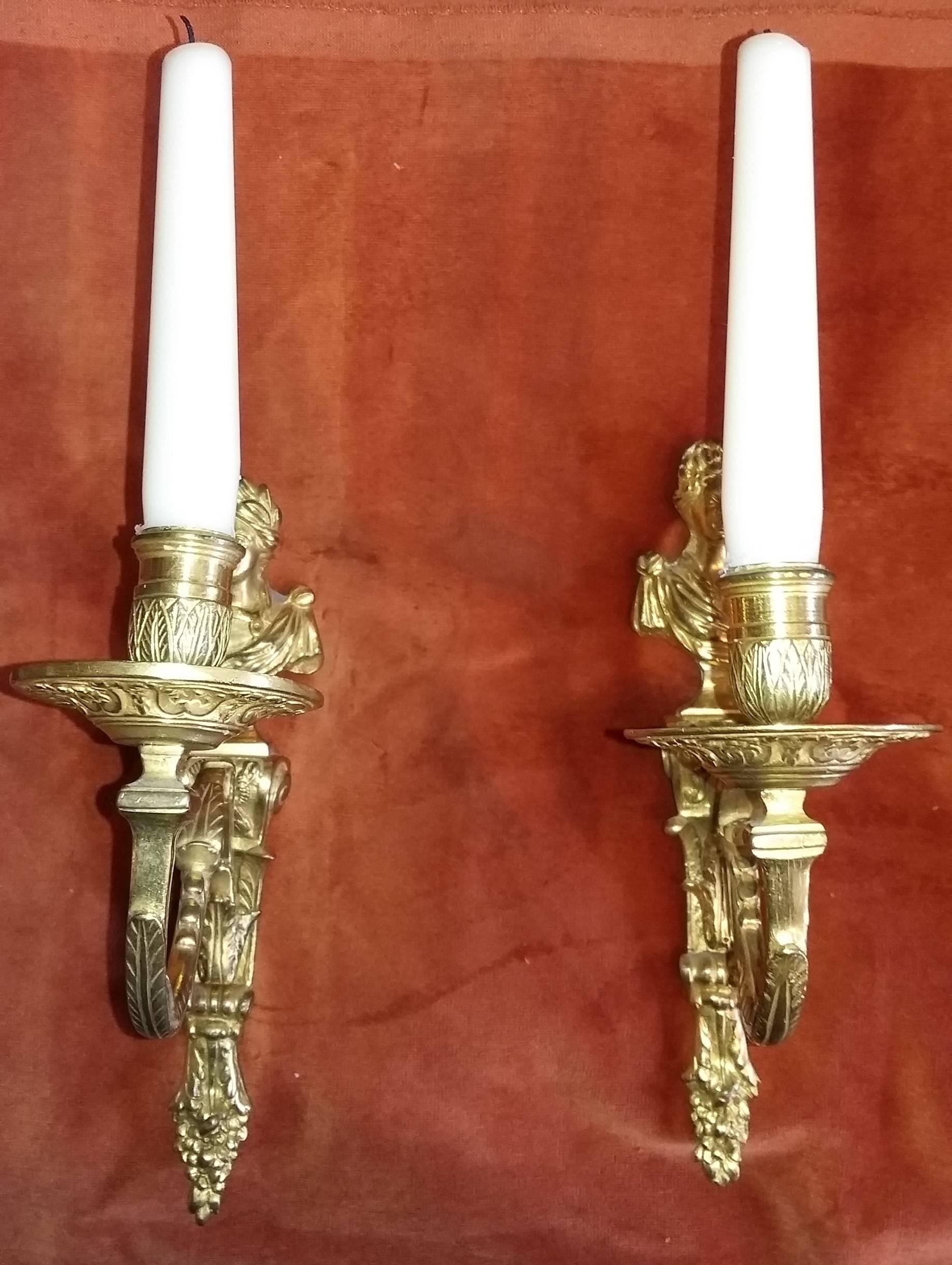 Early 18th Century Pair of French Regence Period Gilt Bronze Wall Lights, circa 1720 For Sale