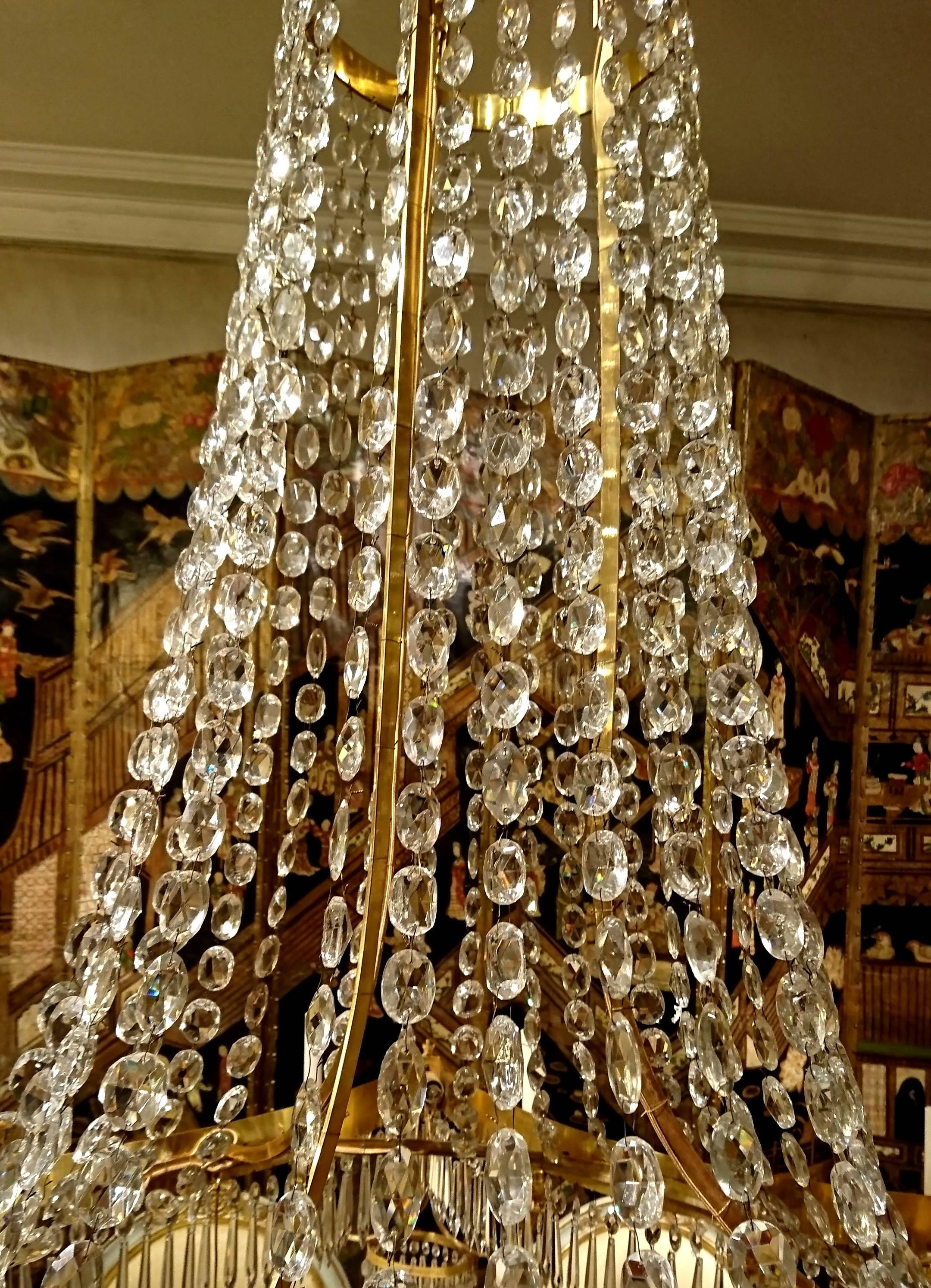 Large Baltic Neoclassical Gilt Bronze and Crystal Twelve-Light Chandelier For Sale 3