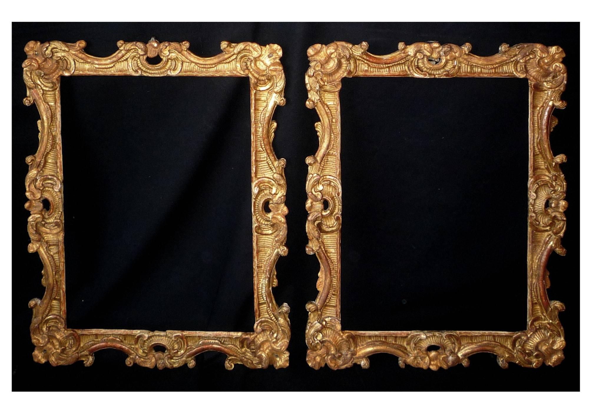Pair of Italian Baroque Carved and Giltwood Mirrors, circa 1740-1750 1