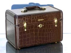 Samsonite 4112 Brown Faux Alligator, Train Make Up Case Luggage