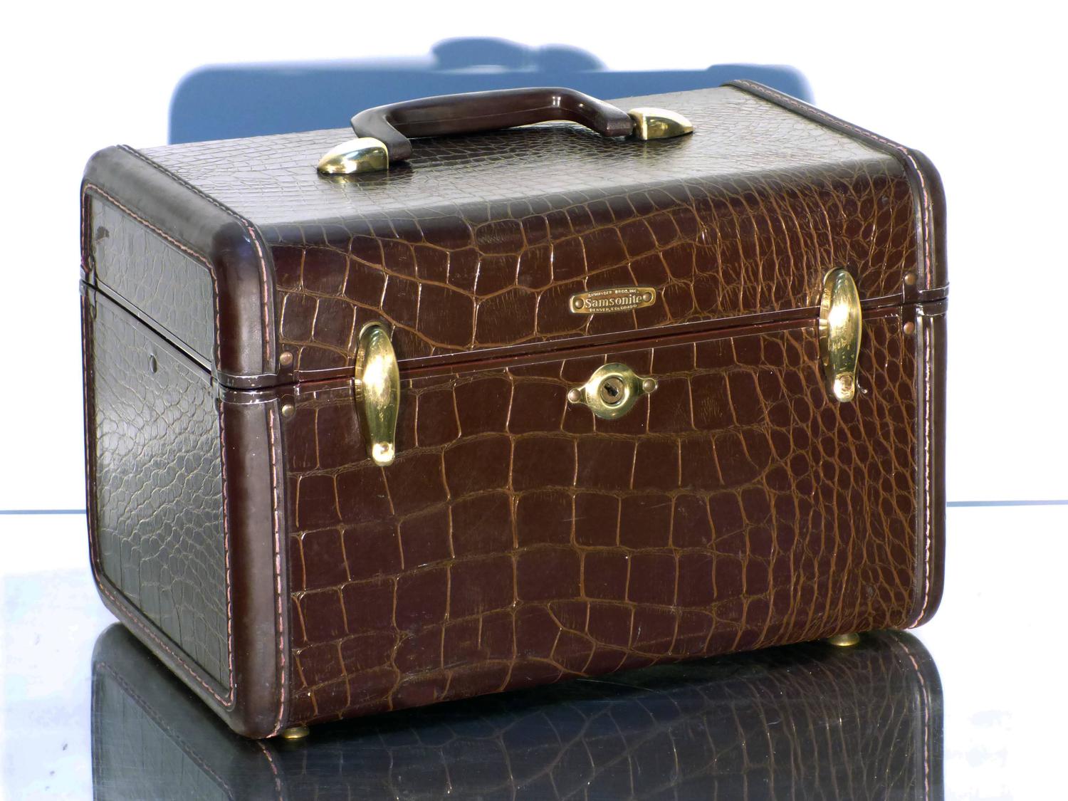 Samsonite 4112 Brown Faux Alligator, Train Make Up Case Luggage For