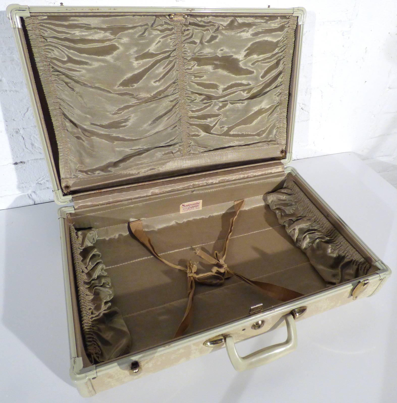 American Samsonite Vintage Suitcase For Sale