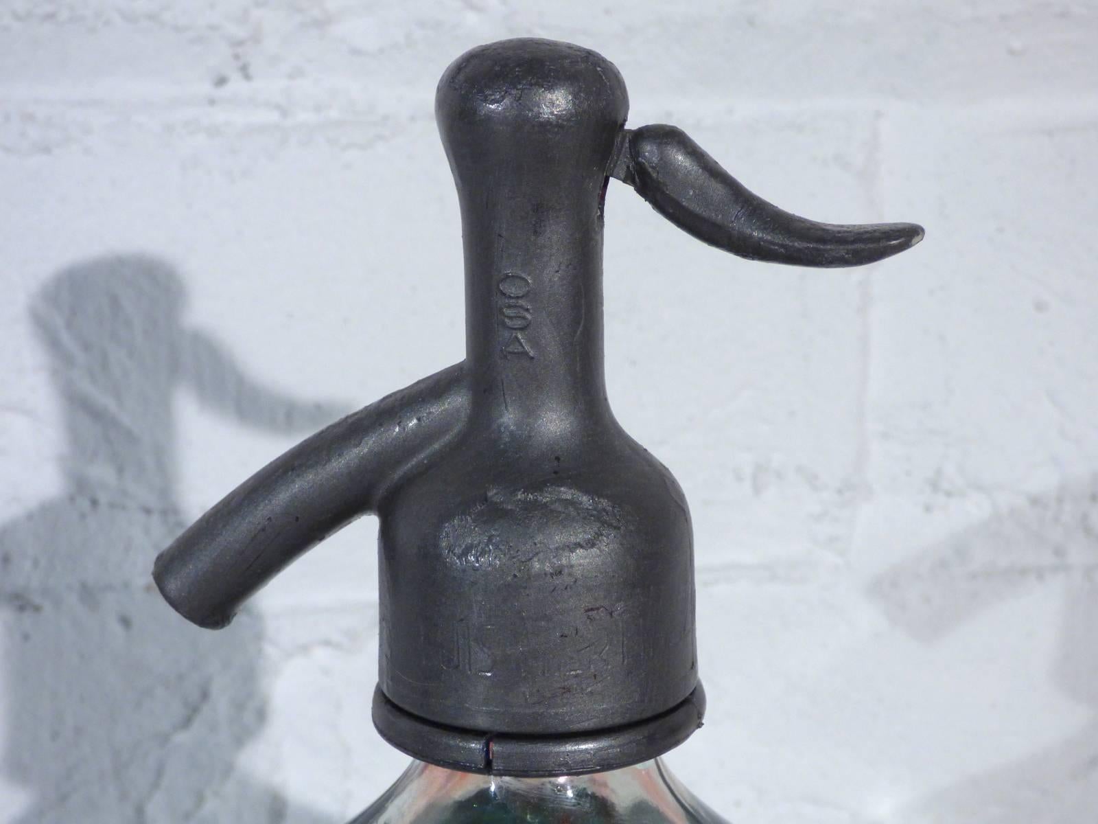 British Colonial Soda Siphon Bottle Suarez 564 from Argentina, 1960s For Sale