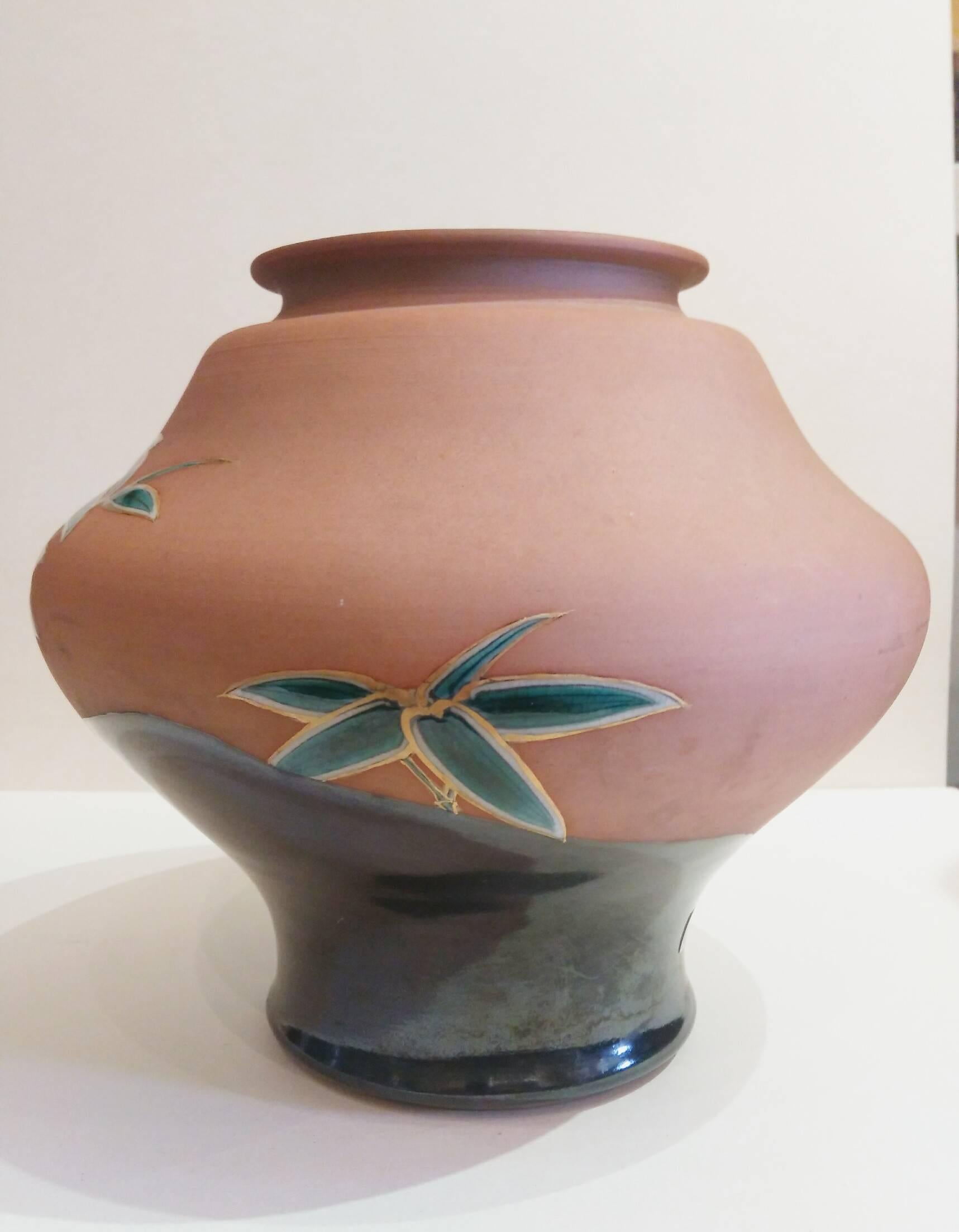 Japanese vase by Makuzu Kozan. Bamboo leaf enamel decorated on biscuit pottery body.
Fitted in original wooden box.