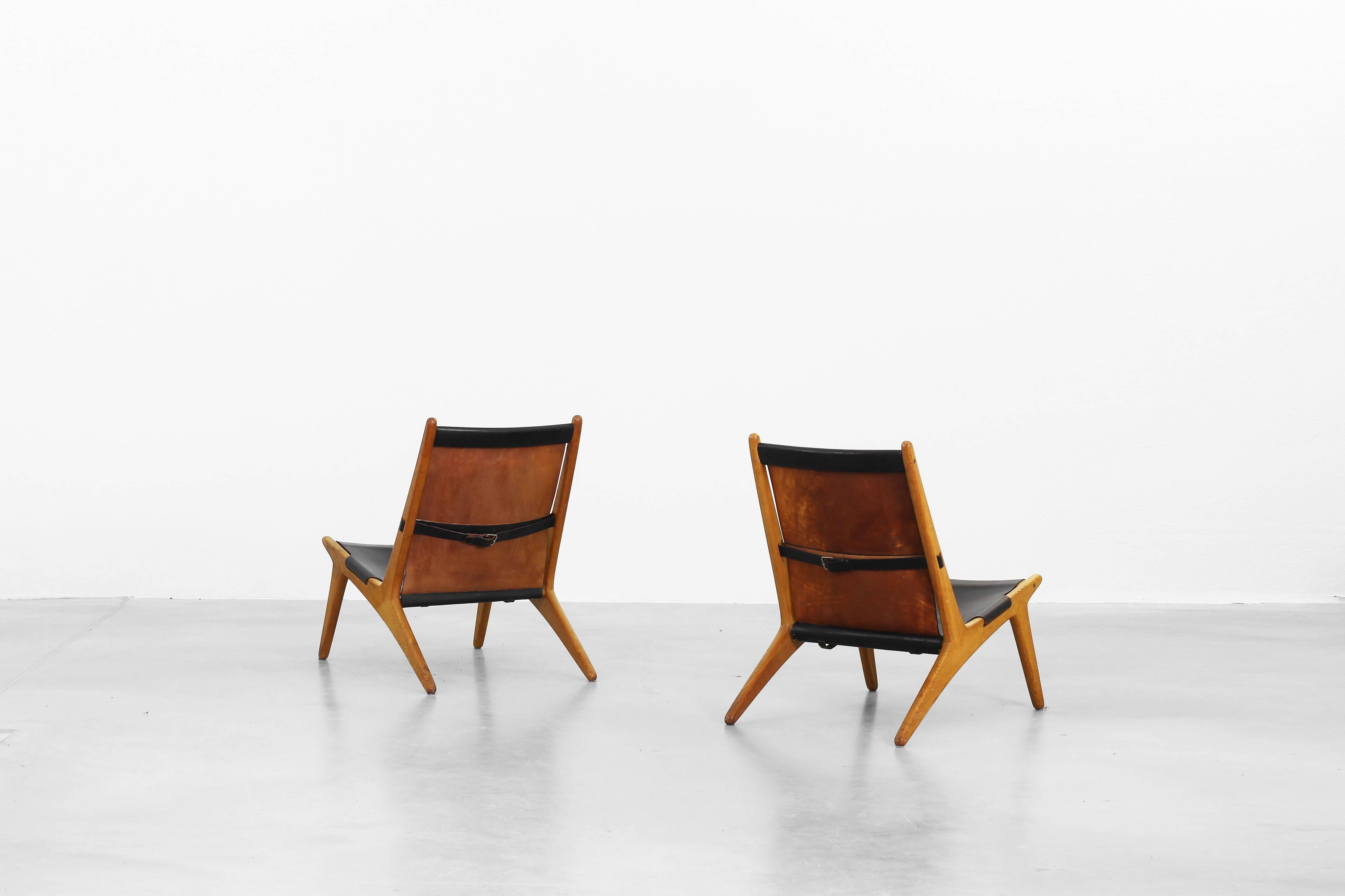 Swedish Pair of Beautiful Lounge Hunting Chairs by Uno & Osten Kristiansson