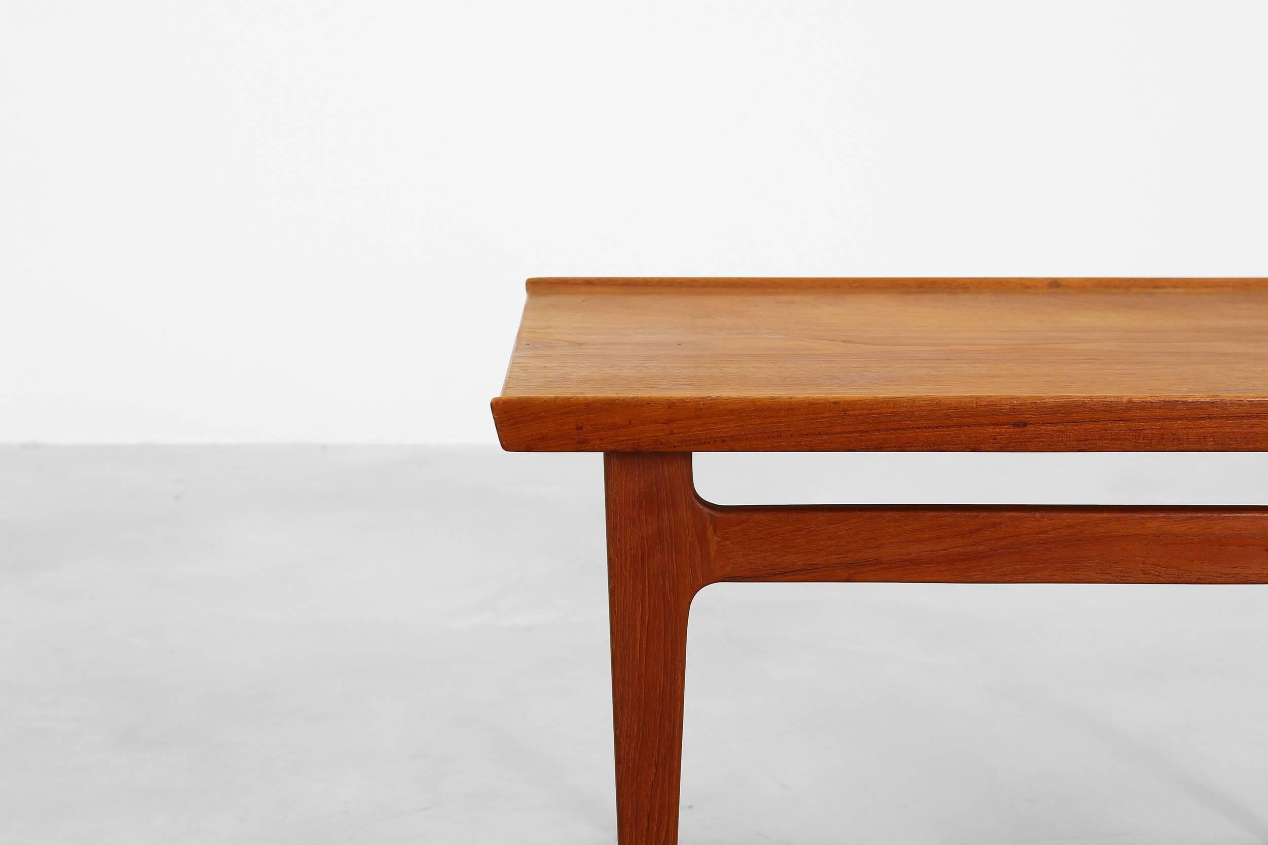 Coffee Table or Side Table by Finn Juhl for France & Daverkosen Søn In Excellent Condition In Berlin, DE