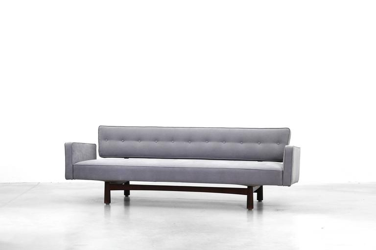Rare Sofa by Edward Wormley for DUX Mod., New York, 1960s In Excellent Condition For Sale In Berlin, DE