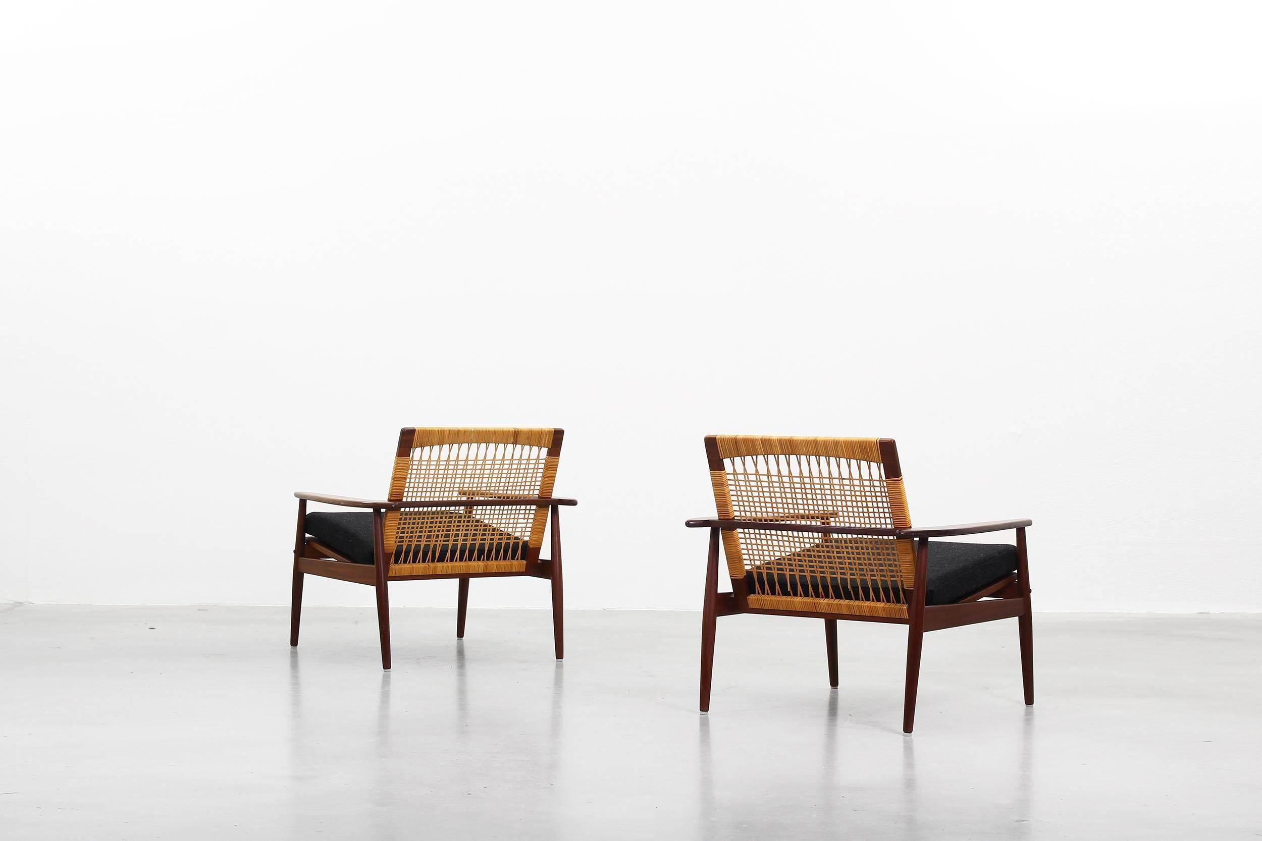 Rare Pair of Lounge Easy Chairs by Hans Olsen for Juul Kristiansen In Excellent Condition In Berlin, DE