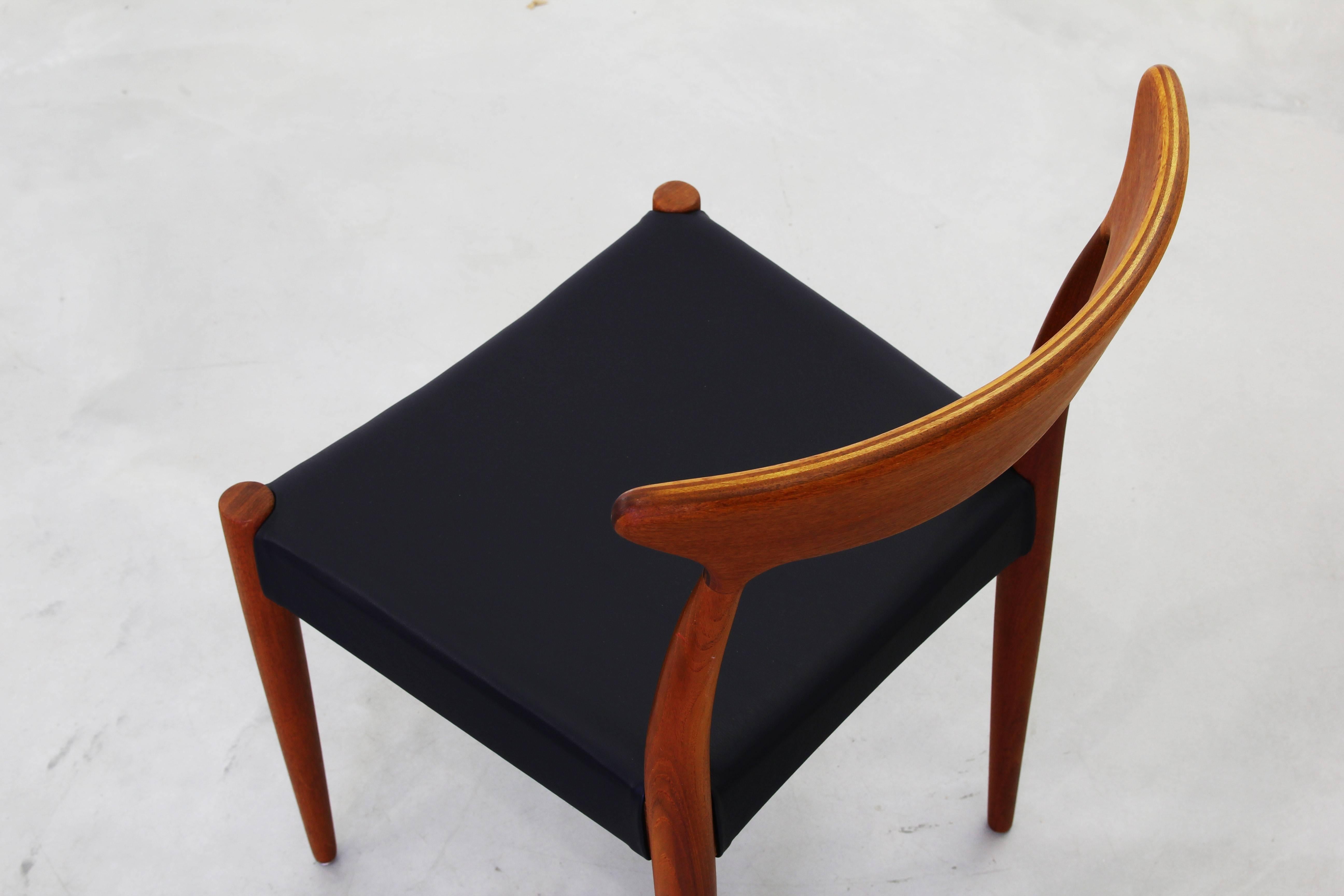 Set of Six Beautiful Dining Chairs by Arne Hovmand Olsen for Mogens Kold 1