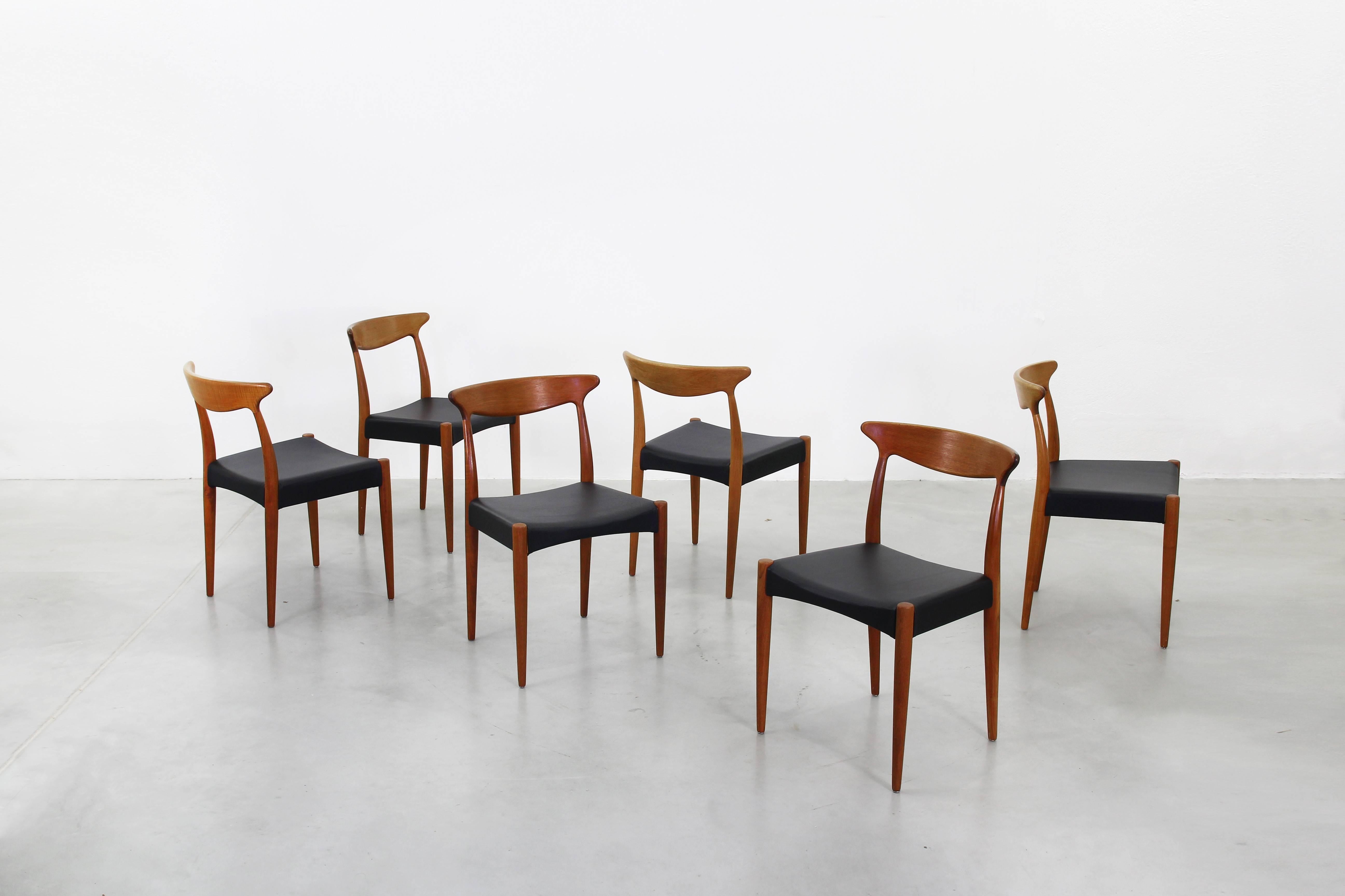 Set of Six Beautiful Dining Chairs by Arne Hovmand Olsen for Mogens Kold In Excellent Condition In Berlin, DE