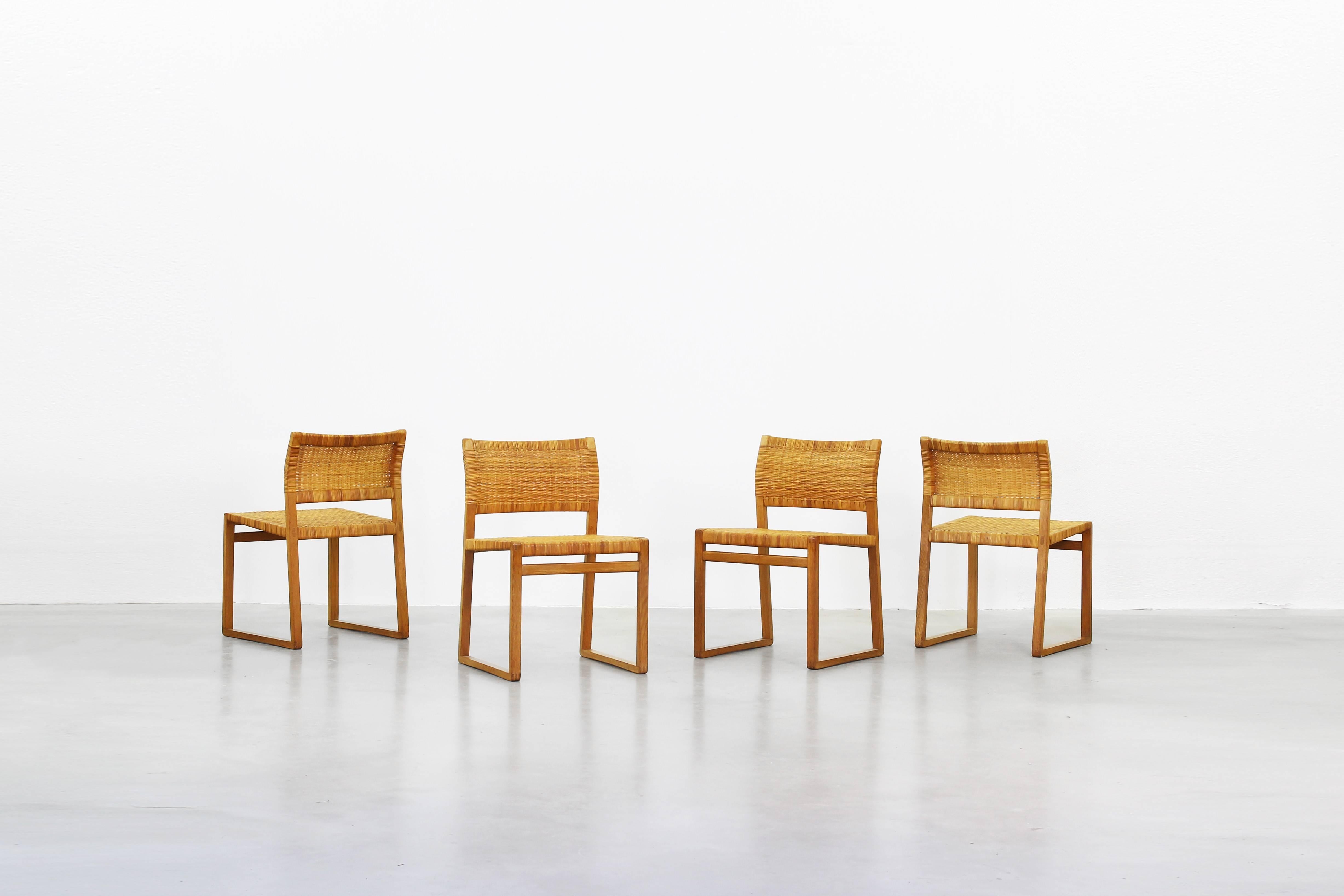 Beautiful Set of 12 Dining Chairs by Børge Mogensen for Fredericia In Good Condition In Berlin, DE