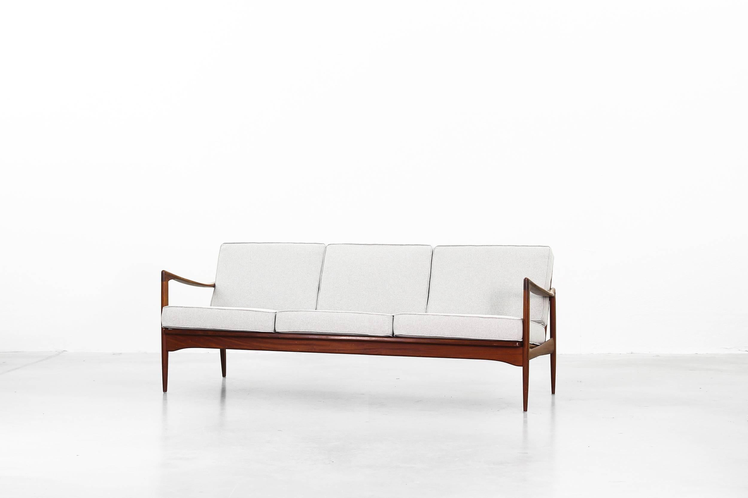 Schönes Sofa 