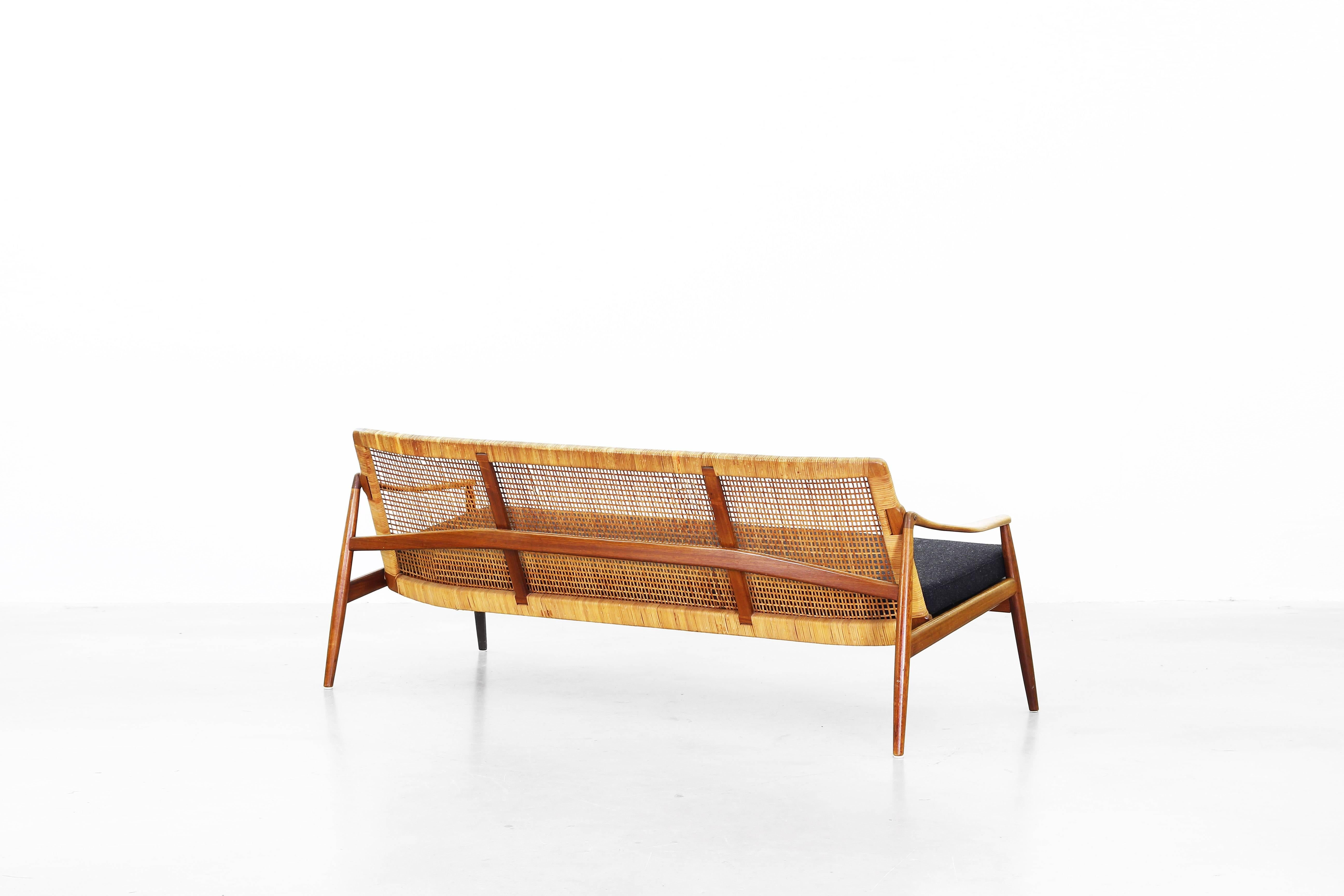 Bellissimo divano in teak di Hartmut Lohmeyer per Wilkhahn, anni '50, Germania In condizioni buone in vendita a Berlin, DE