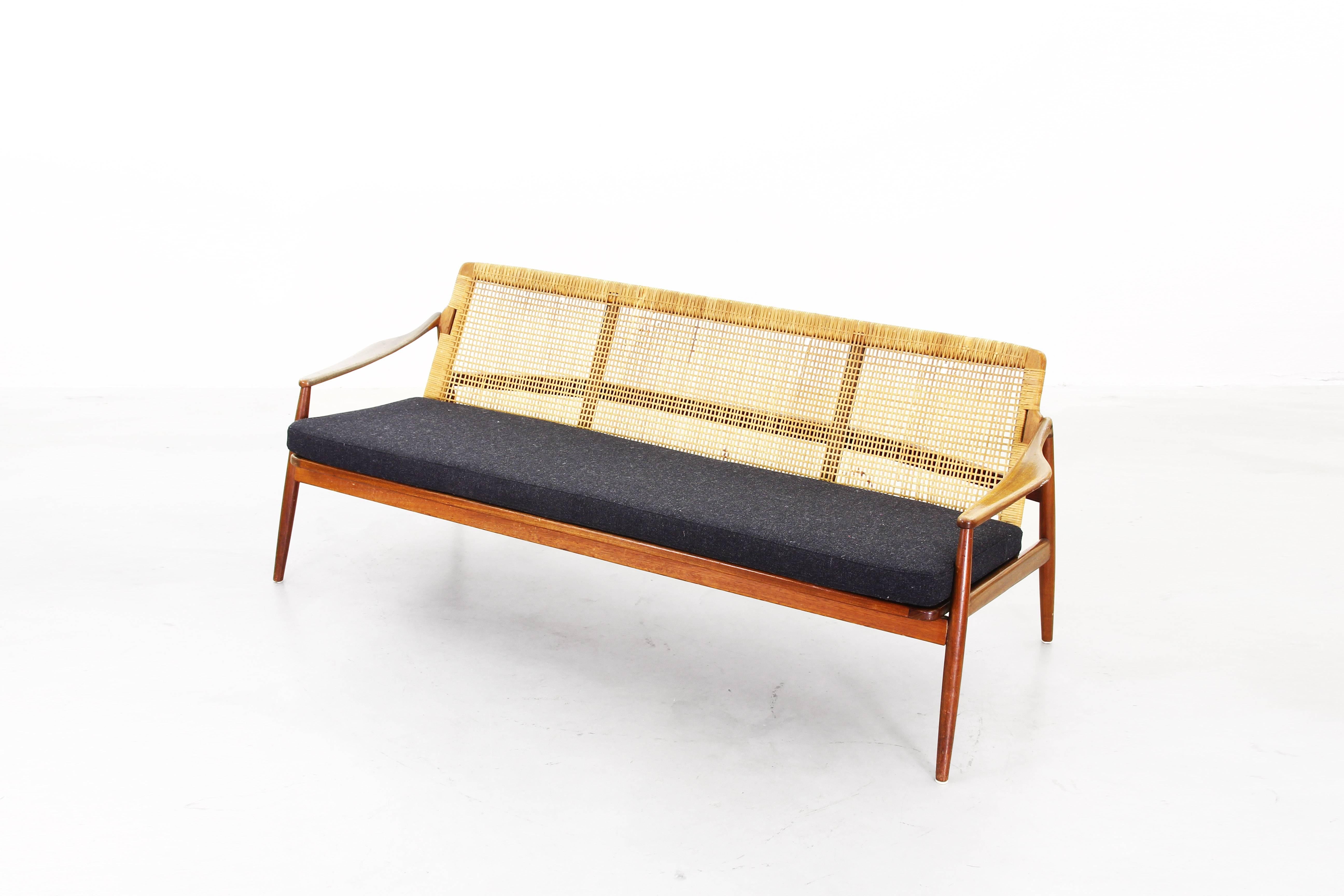 Schönes Sofa aus Teakholz von Hartmut Lohmeyer für Wilkhahn, 1950er Jahre, Deutschland (Gehstock) im Angebot