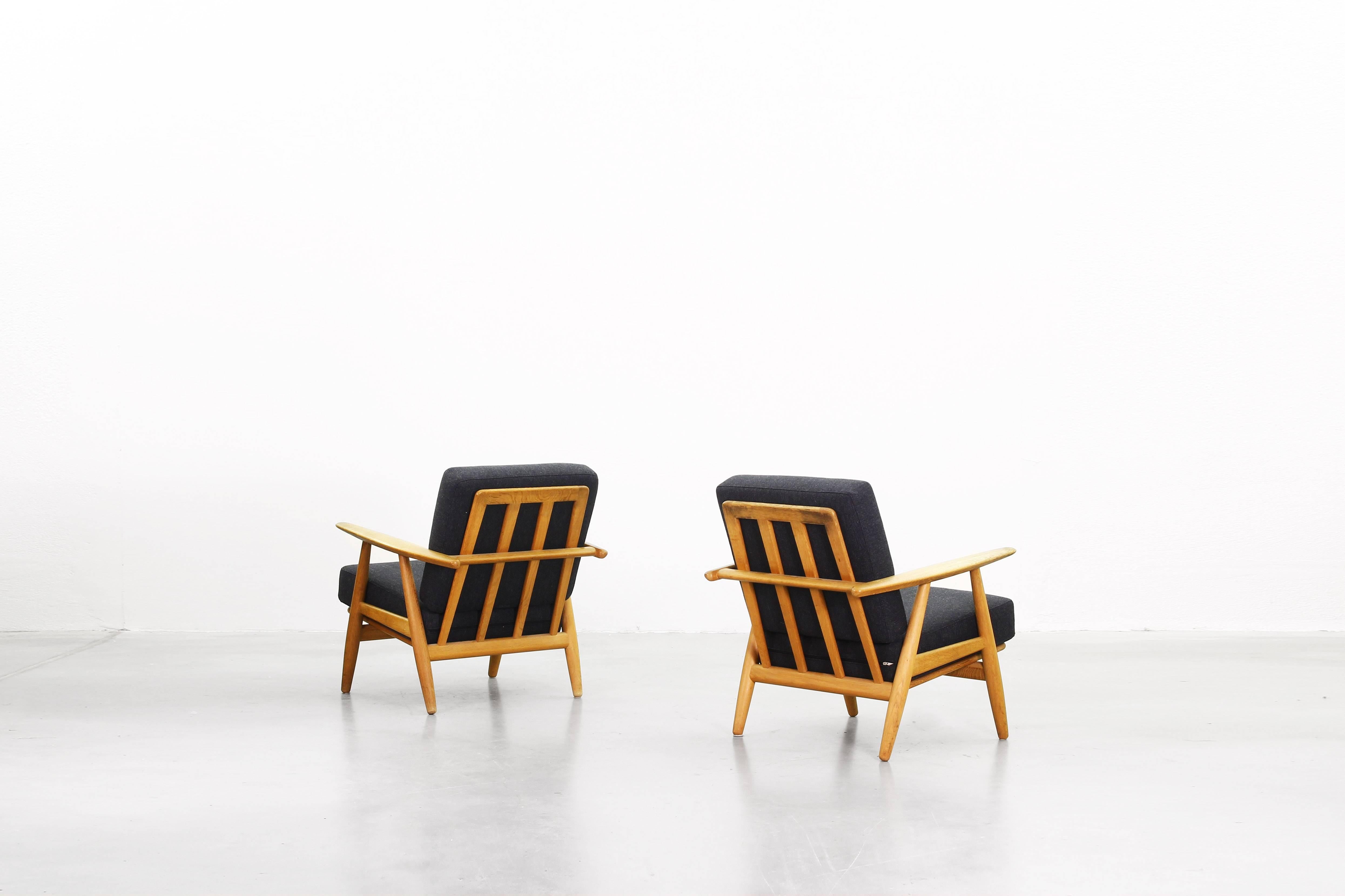 Danish Beautiful Pair of Lounge Chairs by Hans J. Wegner for GETAMA Cigar Model 240