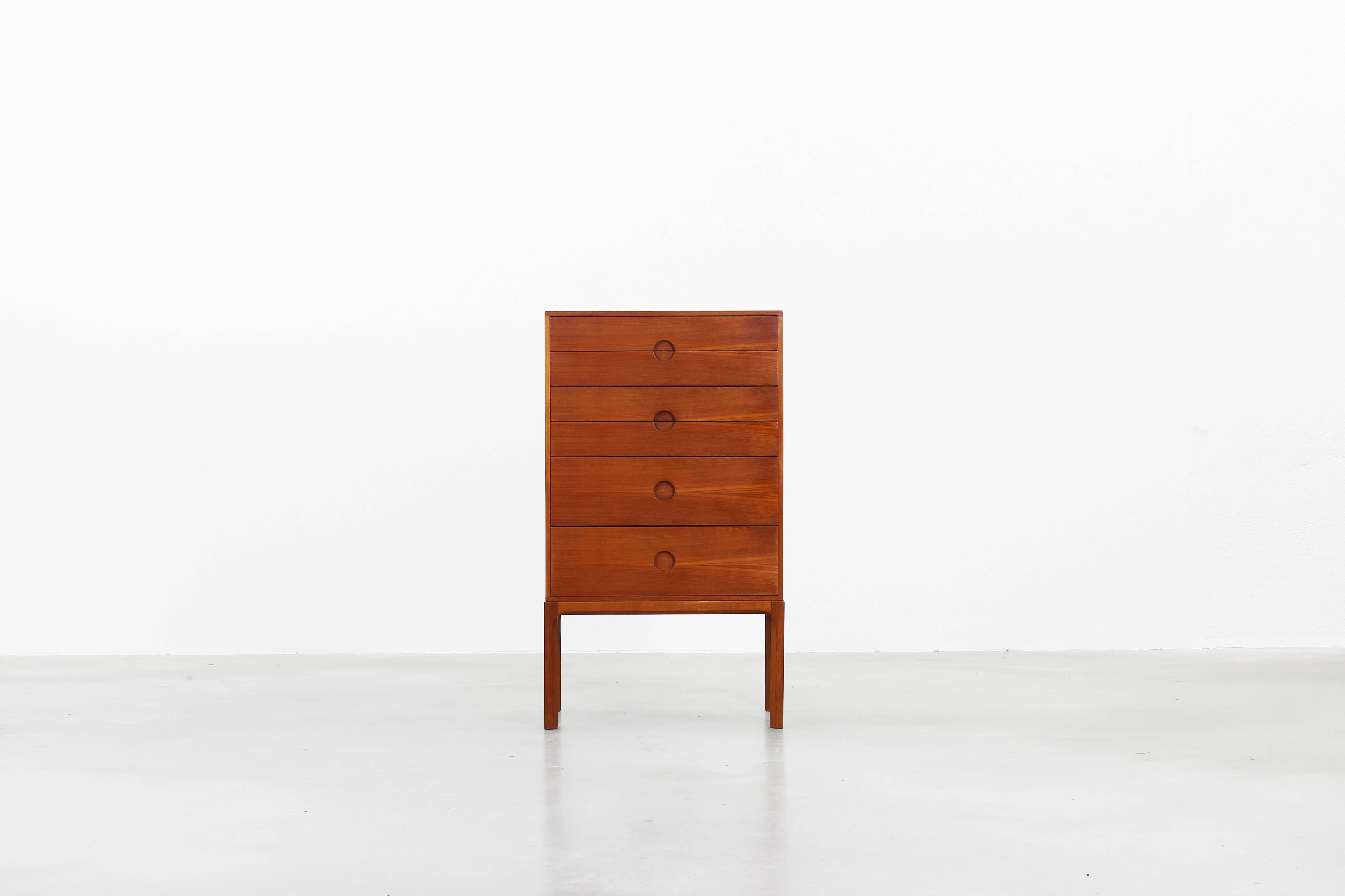 Very beautiful chest of drawers designed by Aksel Kjersgaard for his furniture company "Aksel Kjersgaard Møbler" in Odder, Denmark. The chest of drawers is in an excellent condition with just little signs of use.
 
 Please do not
