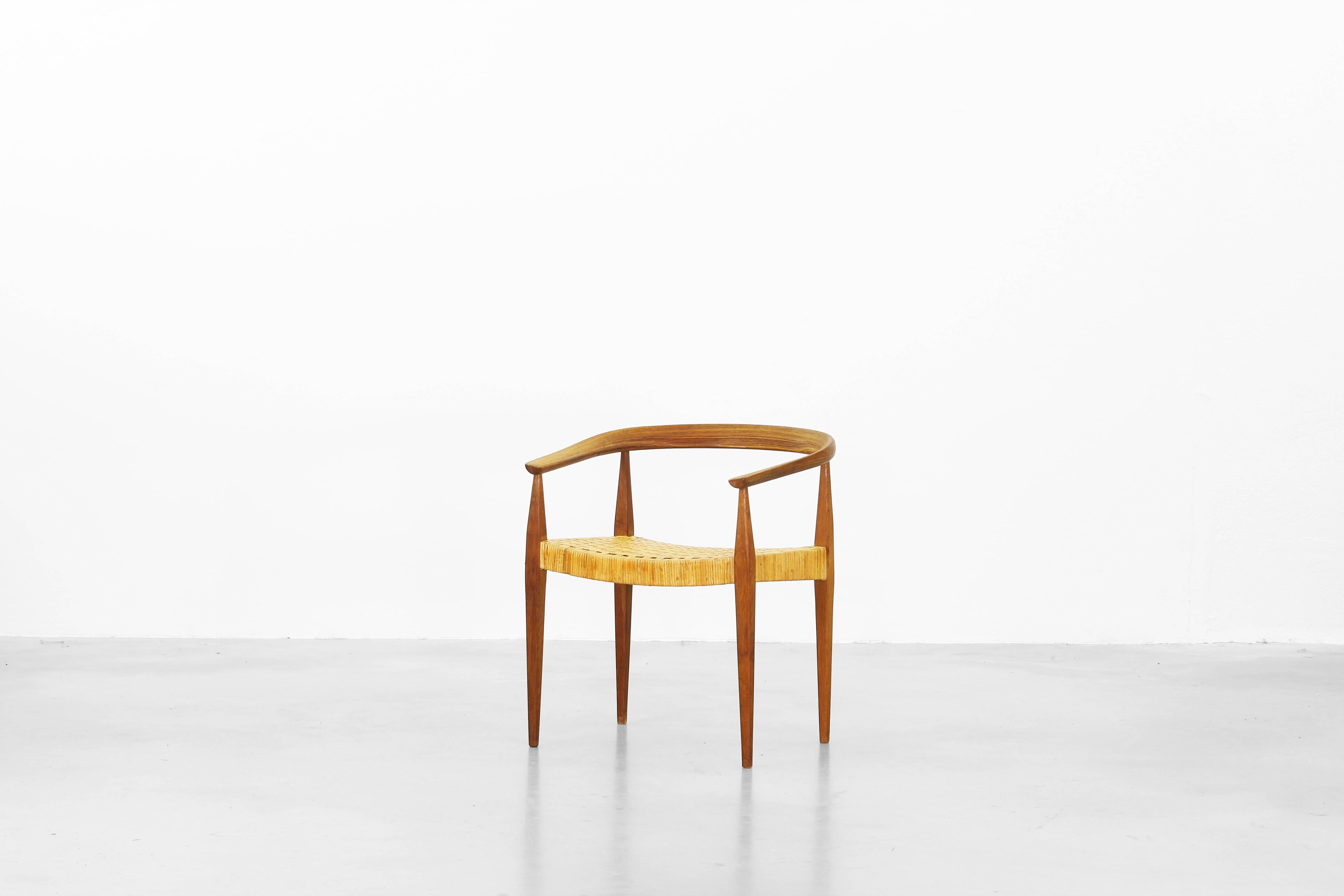 Very beautiful and rare armchair designed by Nanna Ditzel for Kolds Savvaerk, made in Denmark.
The armchair is made of oak and cane and comes in an excellent condition!