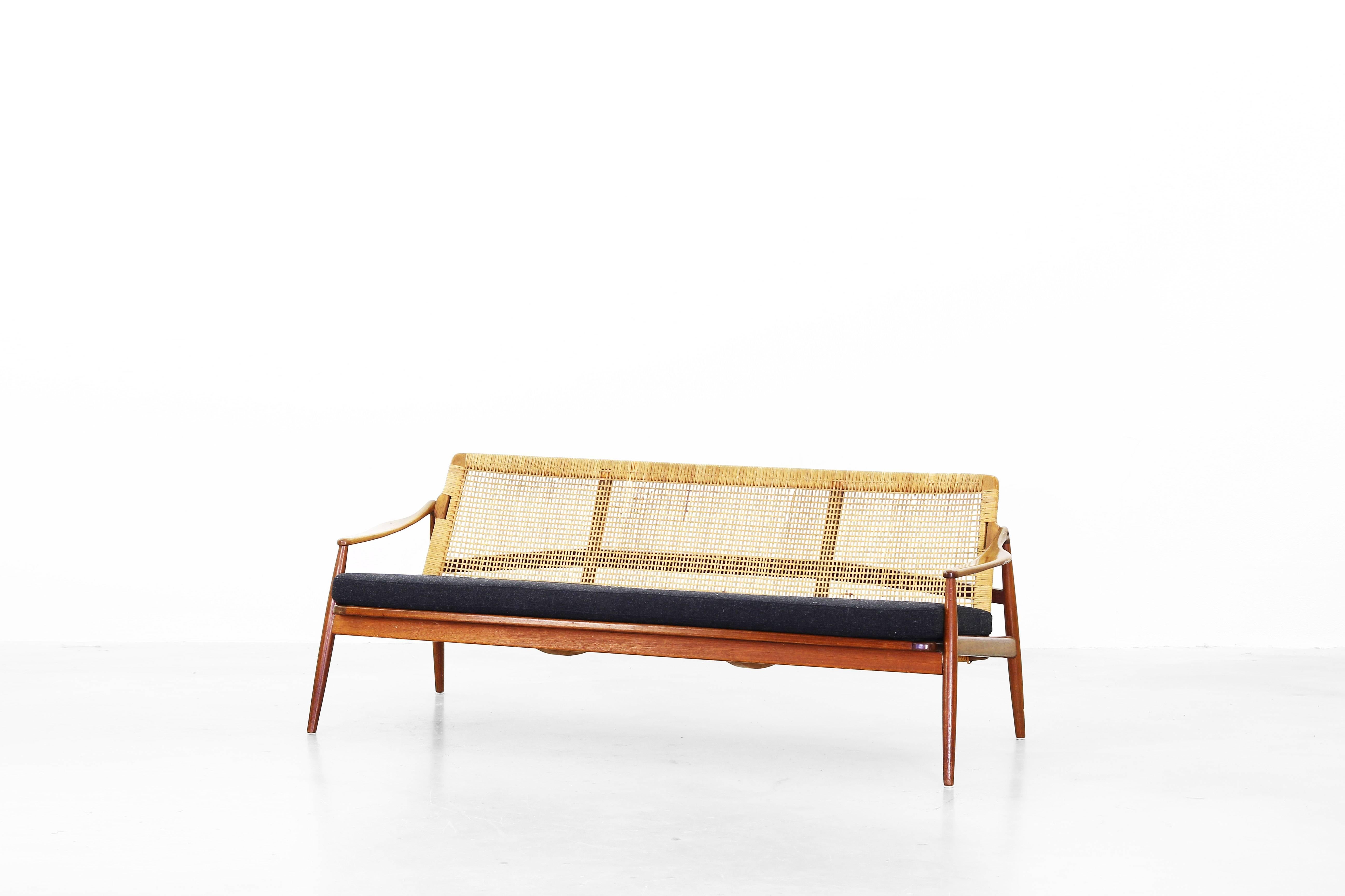 Beautiful Sofa Made of Teak by Hartmut Lohmeyer for Wilkhahn, 1950s, Germany In Good Condition For Sale In Berlin, DE