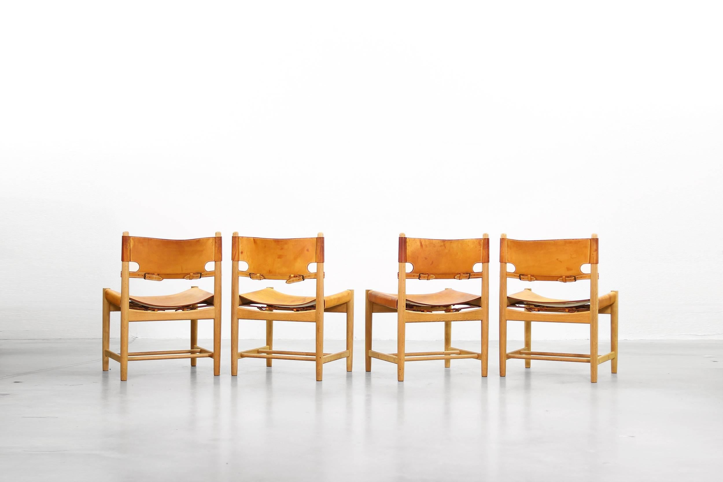 Set of Eight Dining Hunting Chairs by Børge Mogensen for Fredericia Mod. 3237 In Good Condition In Berlin, DE