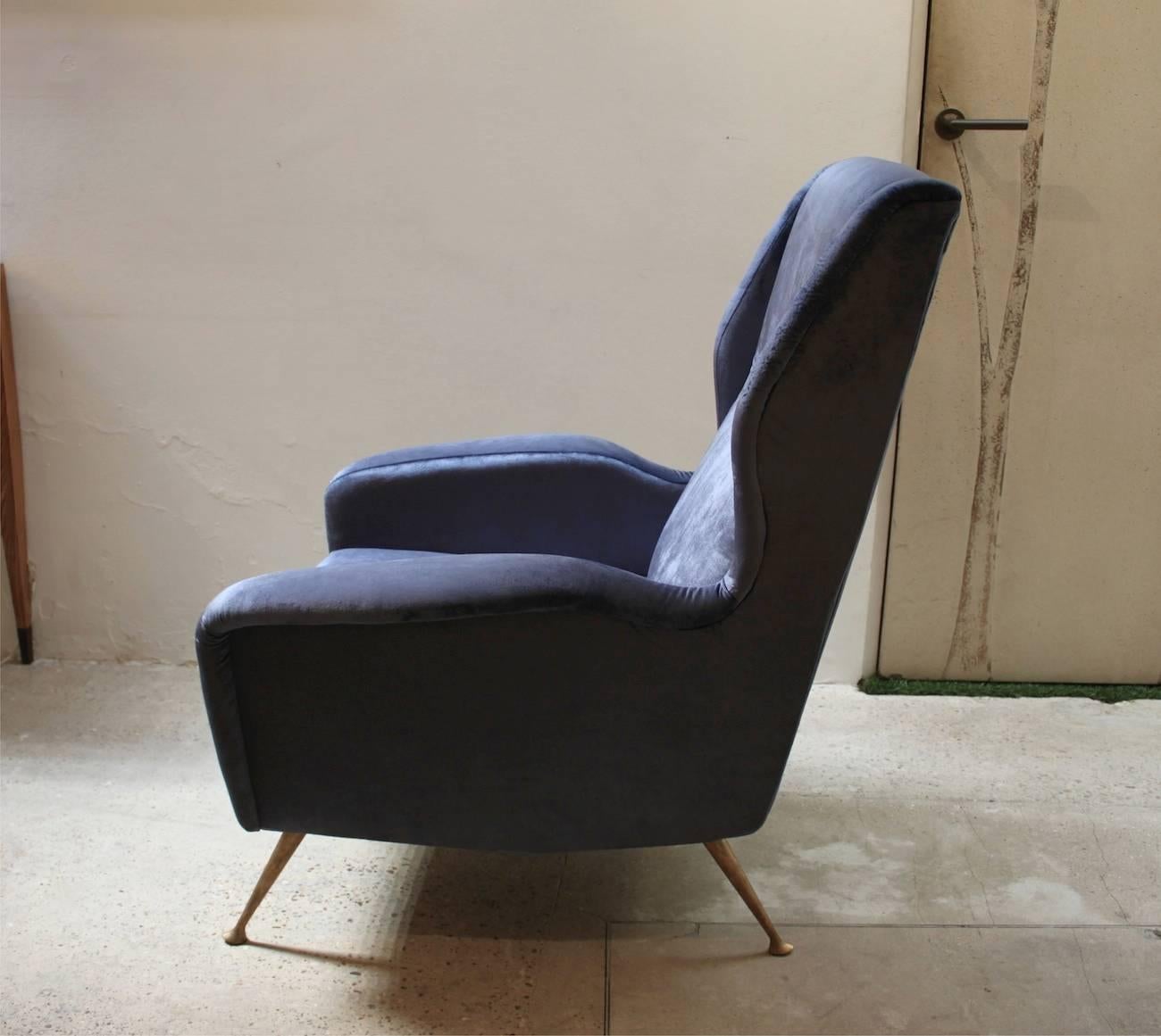 Mid-Century Modern Pair of 1950s Italian Armchairs For Sale