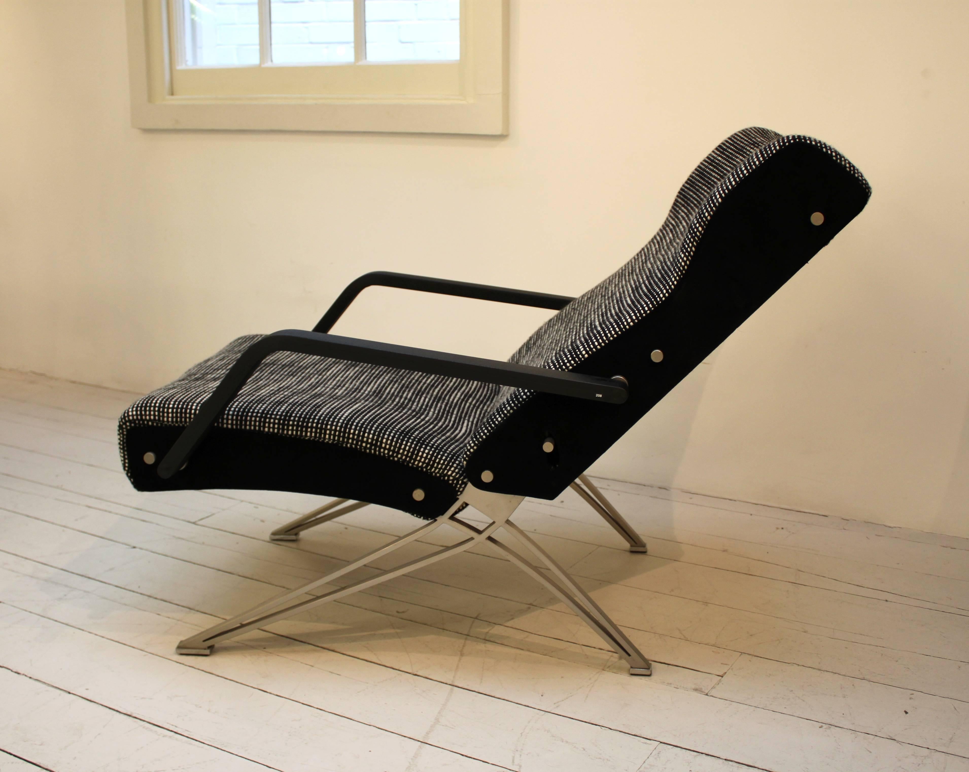 Mid-Century Modern Pair of Reclining Chairs by Moscatelli For Sale
