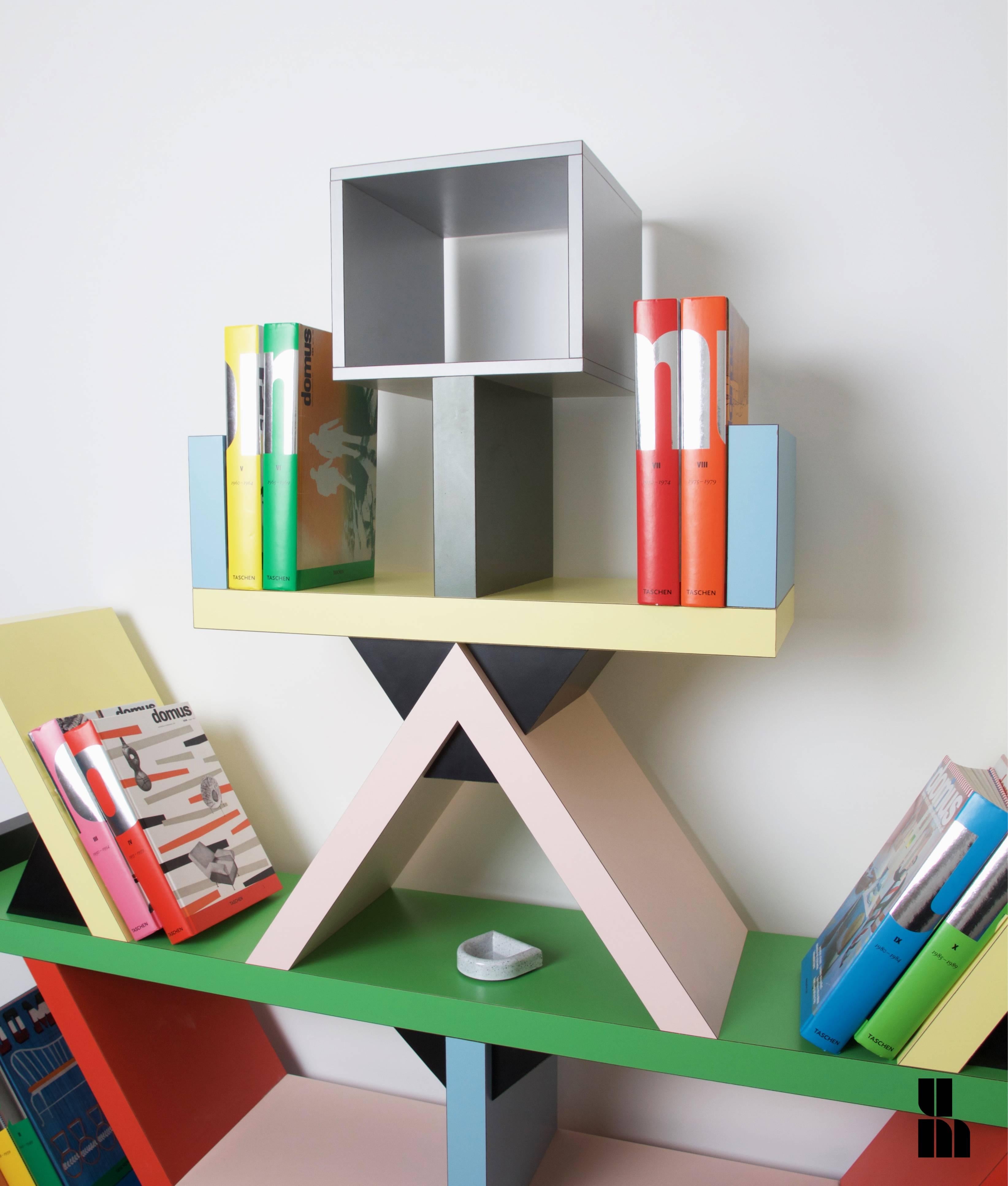 Iconic 'Carlton' bookcase designed by Ettore Sottsass for Memphis Milano in 1981,
Old production manufactured circa 1990.
Near mint original condition with the original Memphis stamp.
Historical museum piece, appears in Moma (New York) collection.