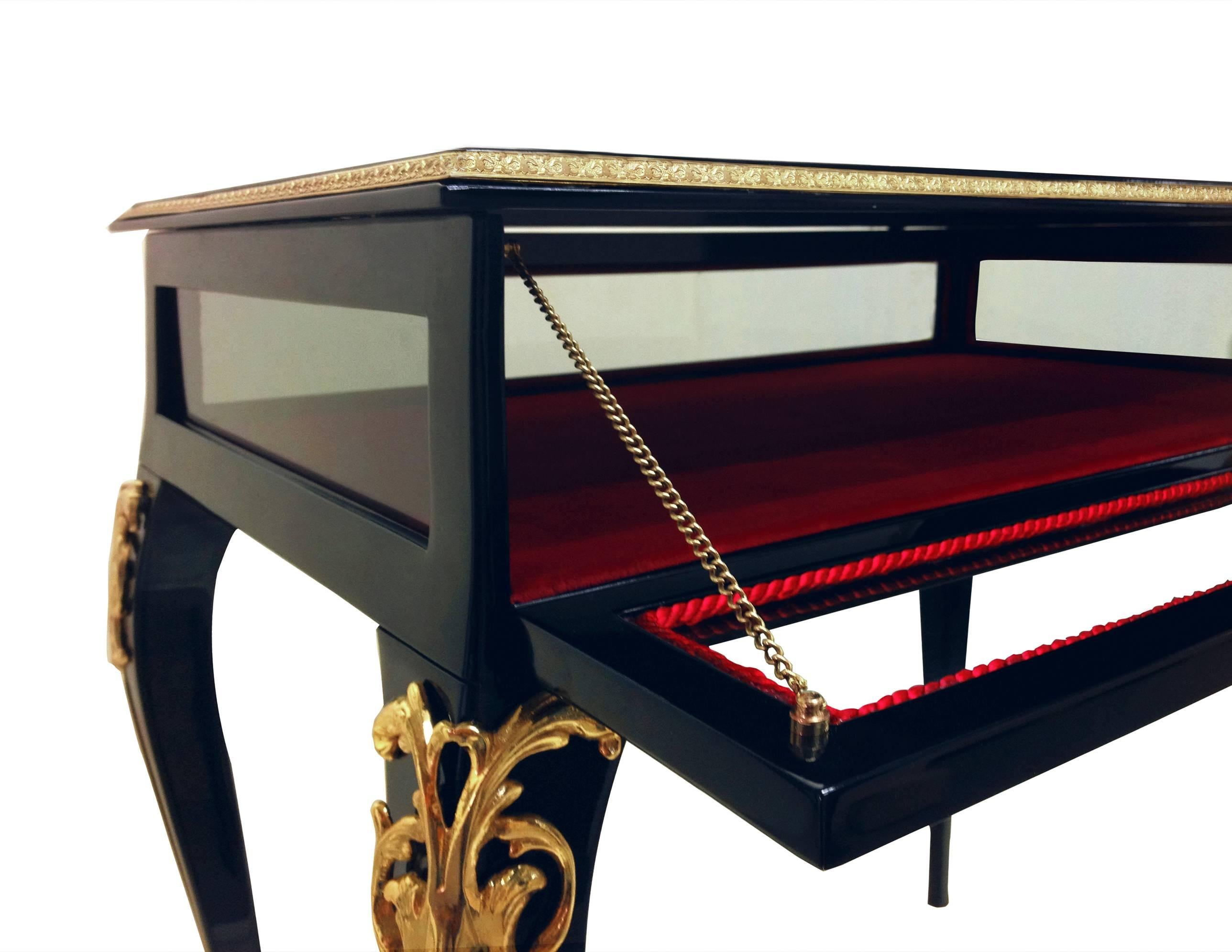 Rococo 18th Century Inspired Black Lacquer and Gold Cabriole Bedside Table by Koket For Sale
