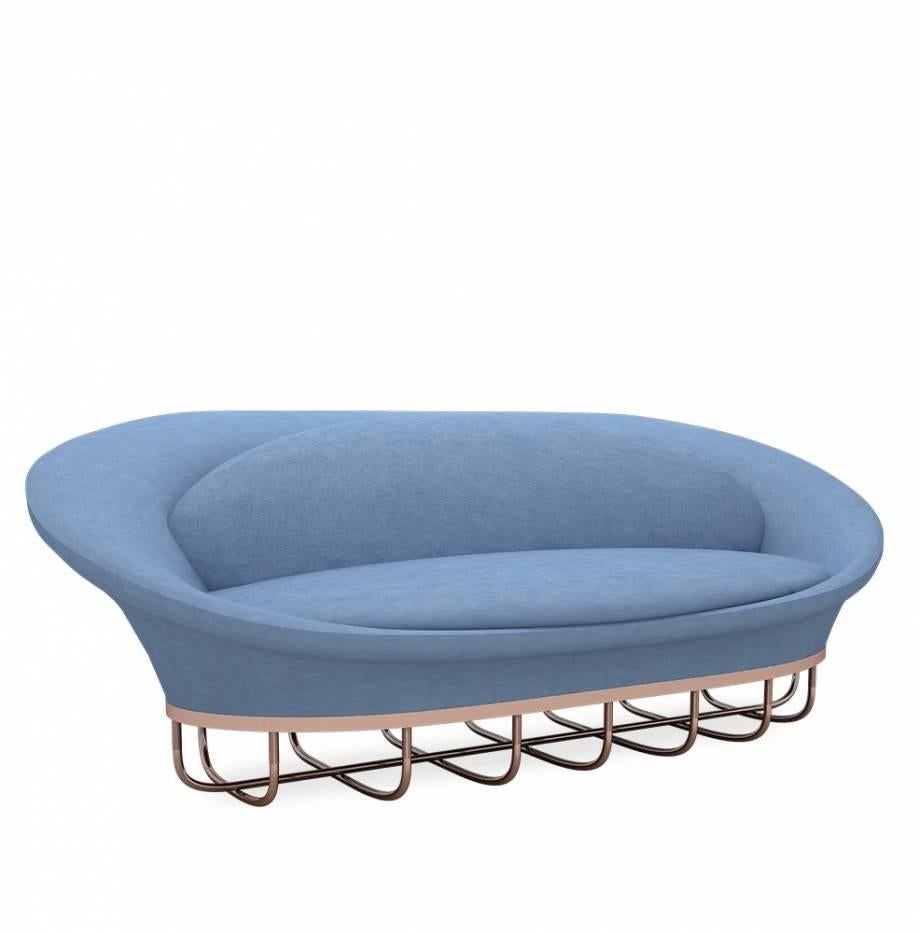 Comfort and sophistication are the premises of this upholstered two-seat sofa. Inspired by the canyons of the city of Utah, this sofa is upholstered in velvet and has a base made of brushed copper tubes.

Dimensions:
Width 185 cm 72.83 in, depth