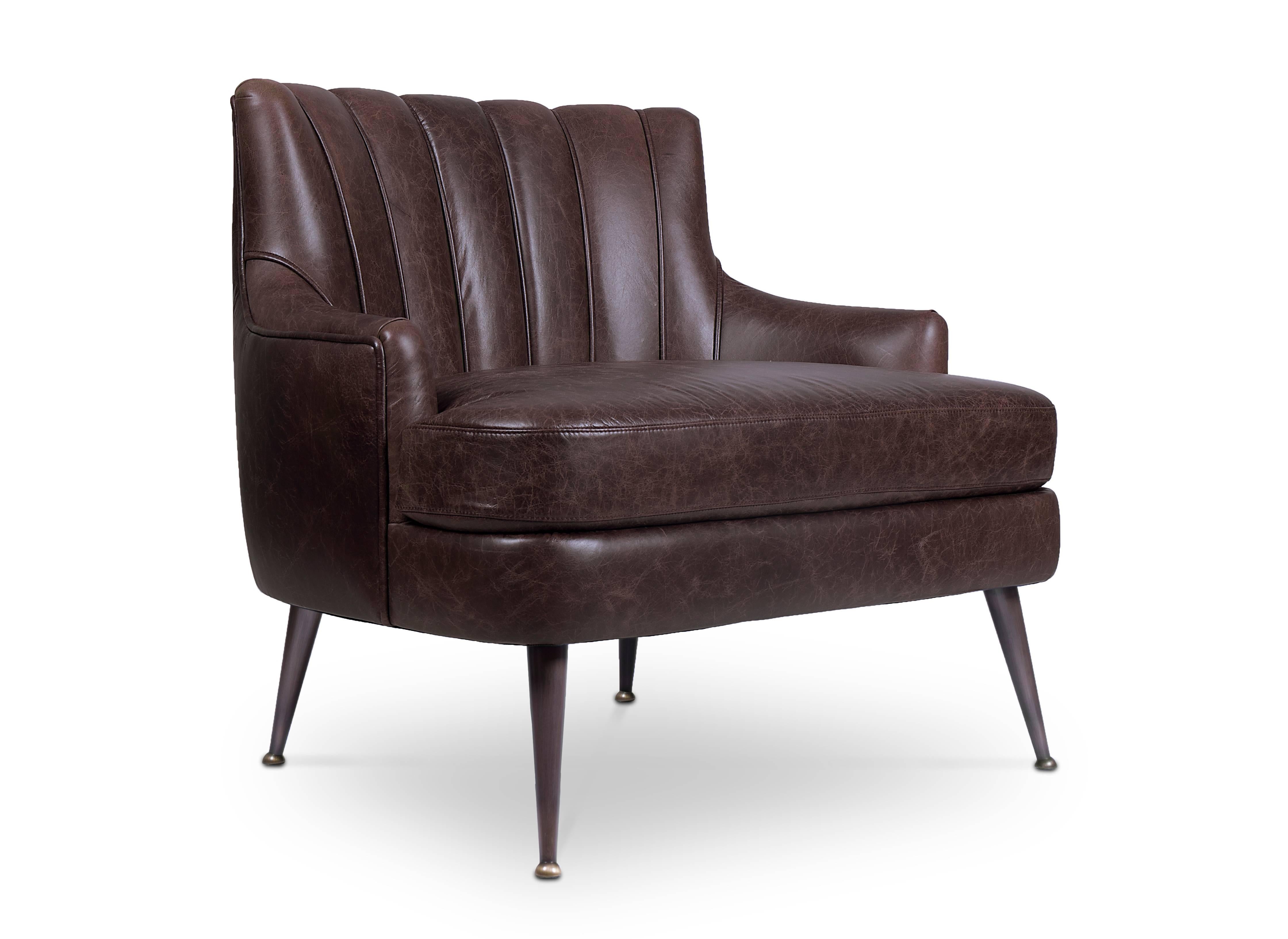 This armchair celebrates the luxury and opulence associated to this bold color, highlighted by the synthetic leather that composes it, synonymous with class and exuberance.

Product features
Fabric: Faux Leather 
Fabric Reference: BB REAL II -