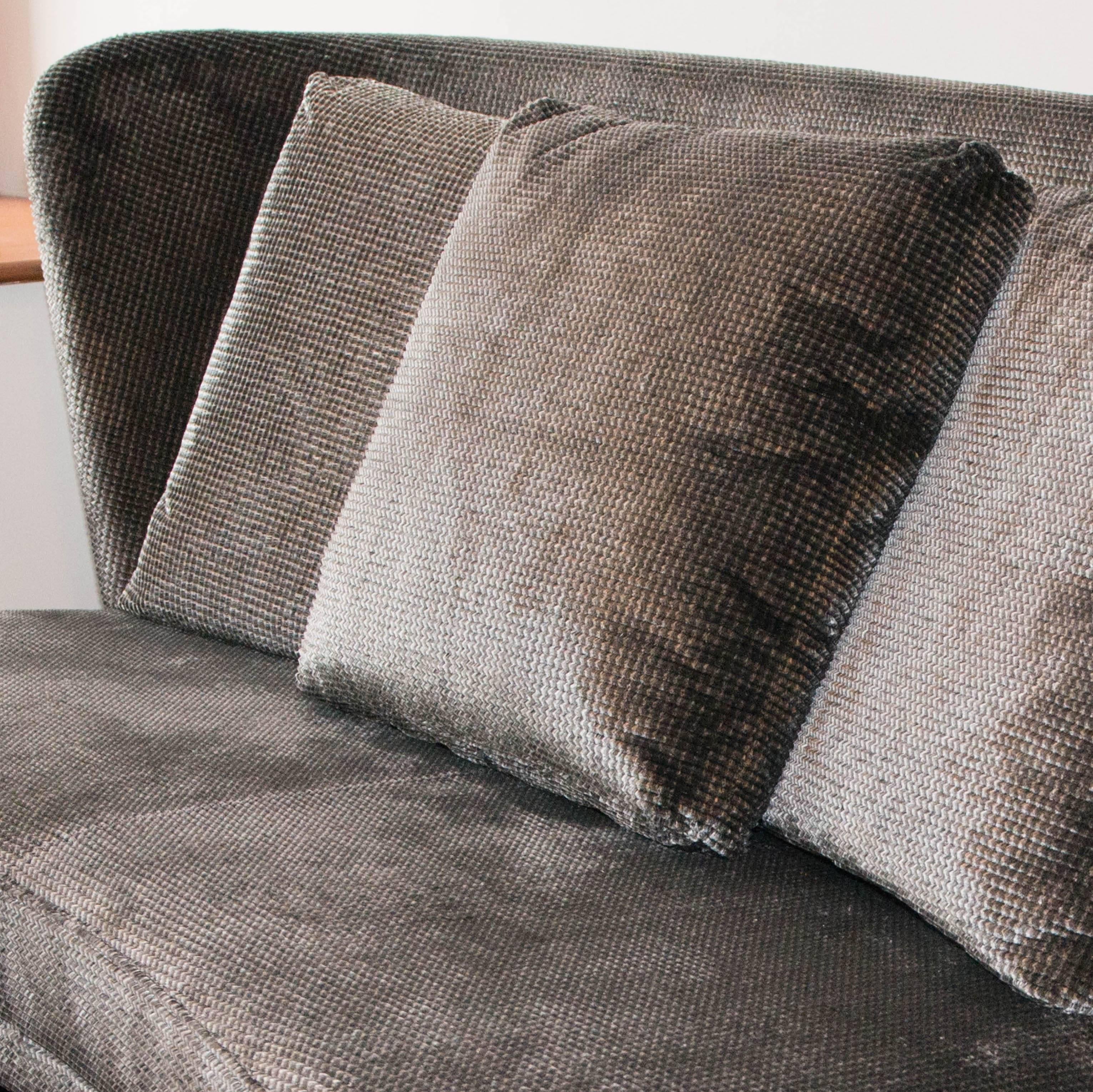 French Contemporary Grey Cut Silk Velvet Bench-Style 2 1/2 Seat Lounge In Excellent Condition In Sydney, NSW