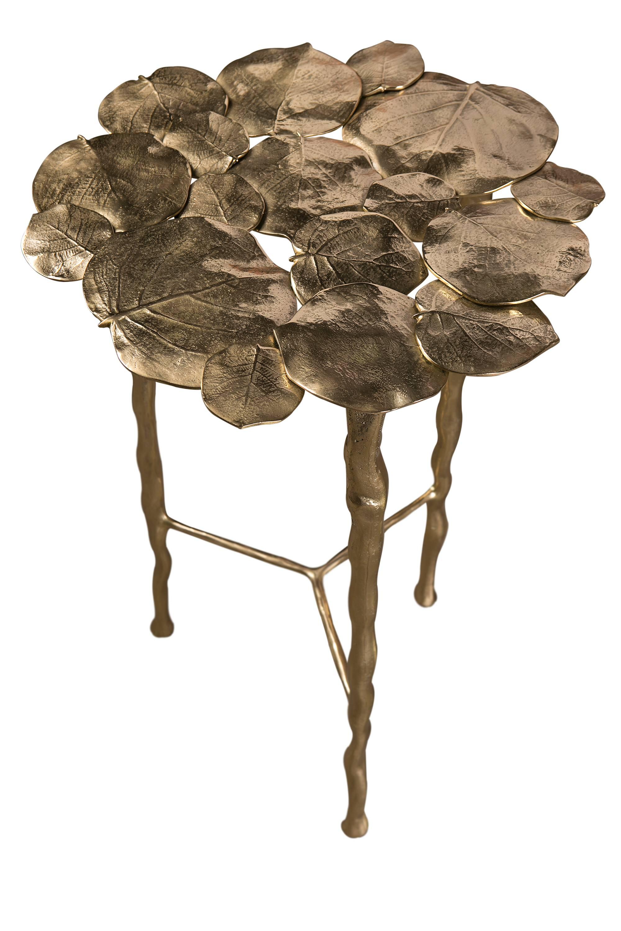French Modern Cast Brass Decorative Leaves Side Table In Excellent Condition For Sale In Sydney, NSW