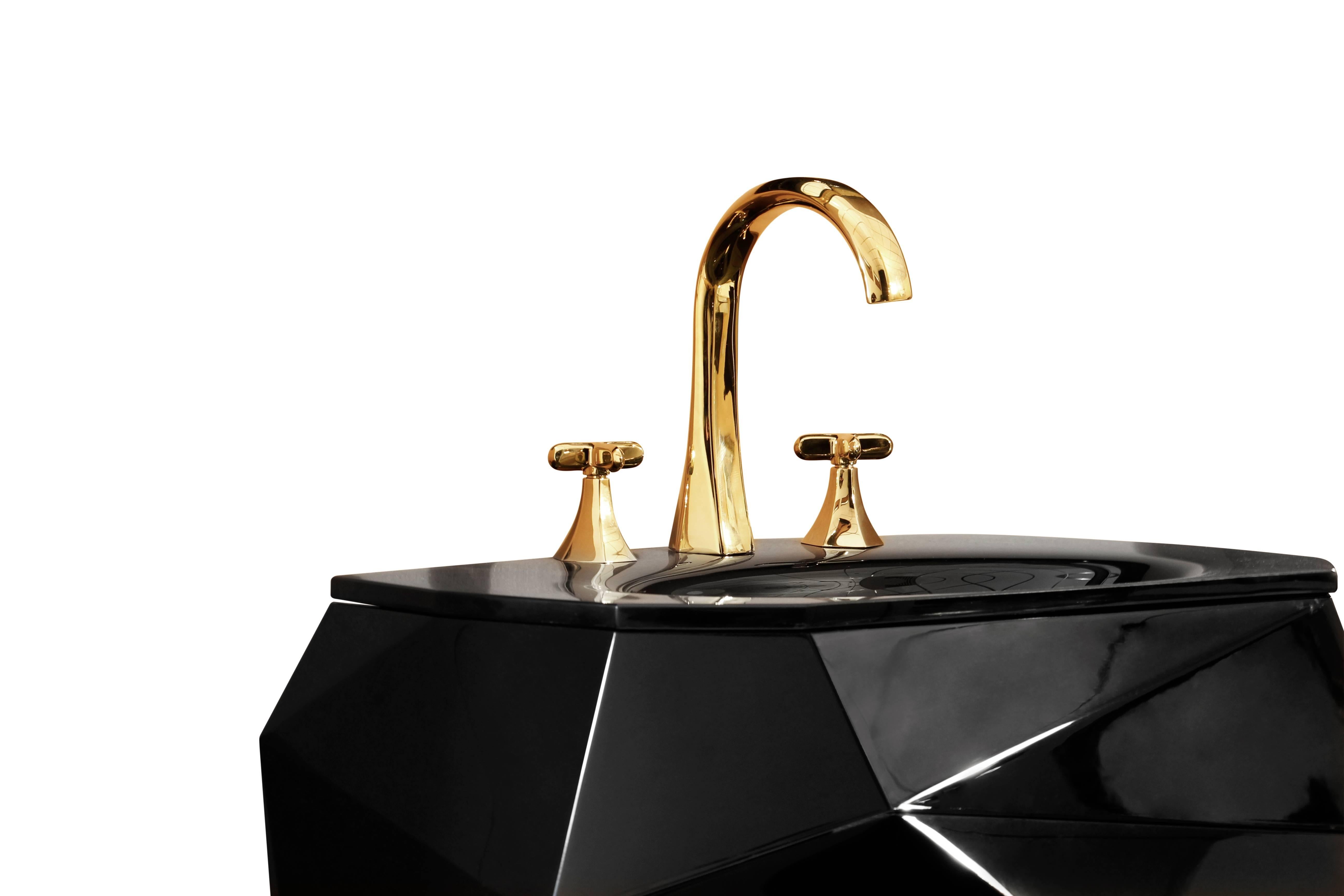 European Modern Black Varnished Lacquer and Gold Freestanding Wash Basin Sink In Excellent Condition For Sale In Sydney, NSW