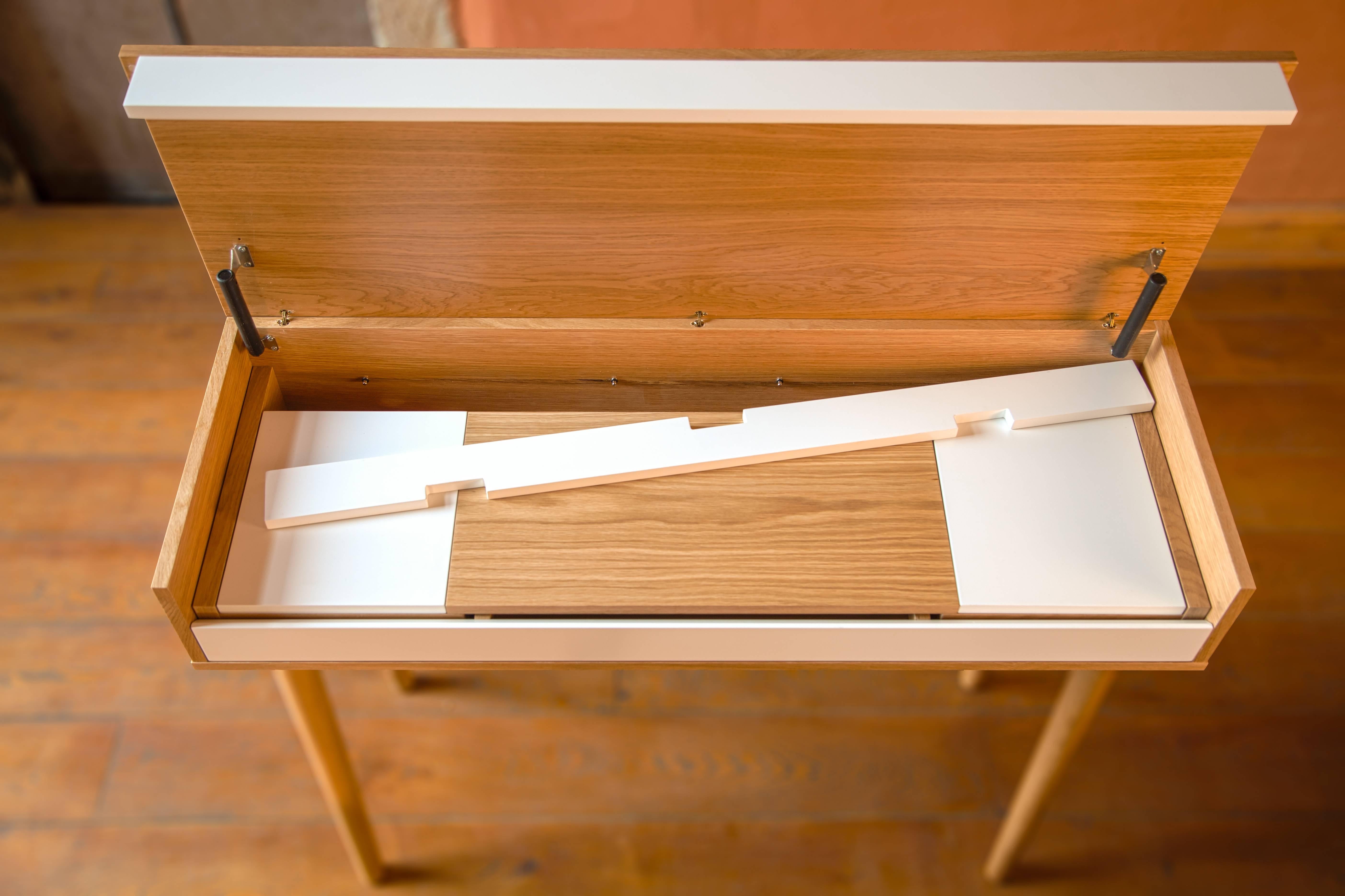 French Scandinavian-Inspired Console or Hidden Compartment Oak, Lacquer Desk In Excellent Condition For Sale In Sydney, NSW