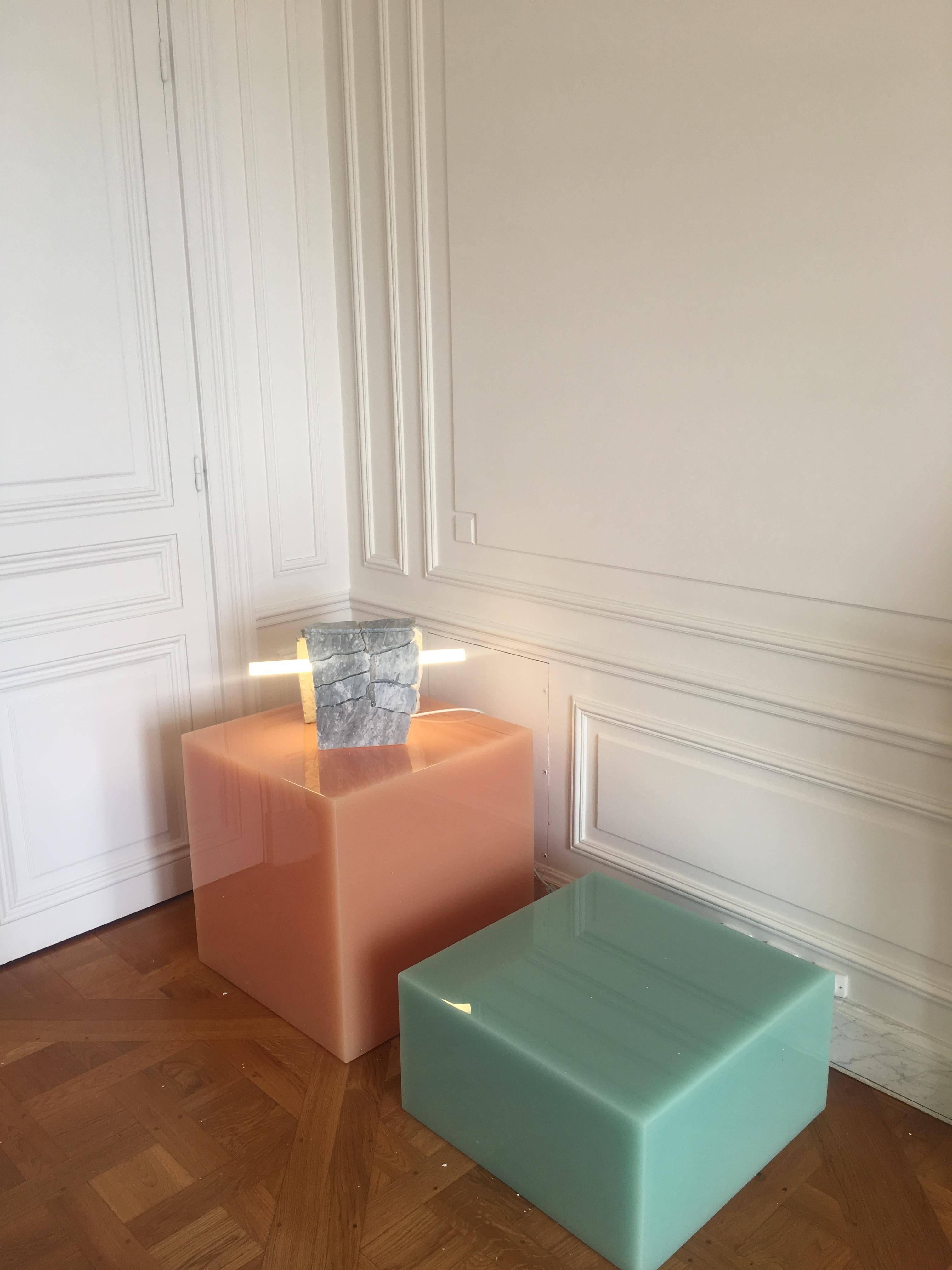 Néerlandais Table de chevet contemporaine vert menthe, Sabine Marcelis Candy Cube Low en vente