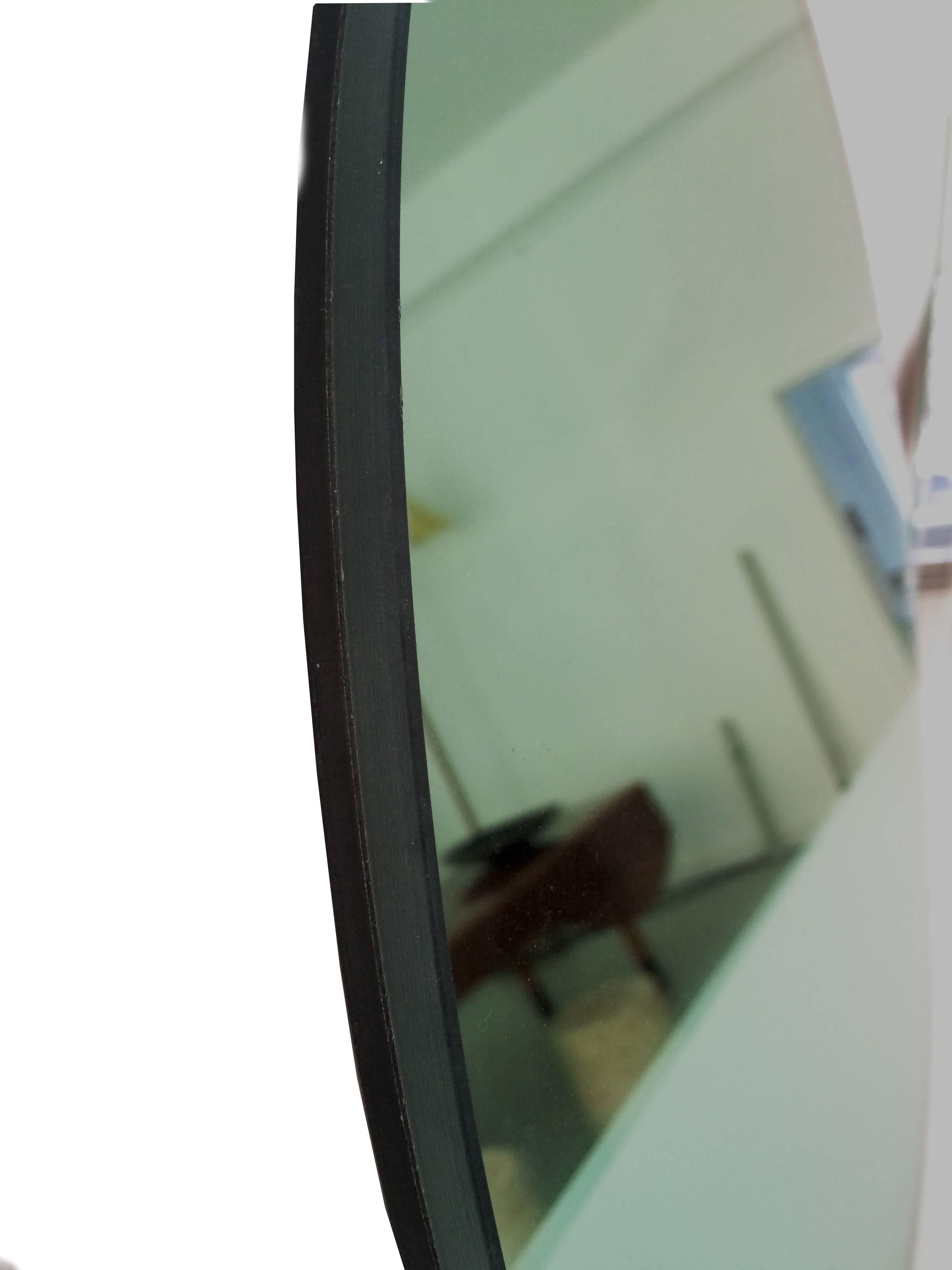 Zeitgenössischer runder Wandspiegel mit Spiegelsicht aus Glas, 550, Grün, von Sabine Marcelis im Zustand „Neu“ im Angebot in Copenhagen, DK