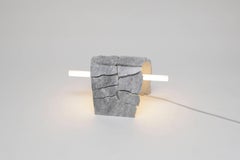 Lampada da tavolo "Corporate Marble" di Soft Baroque