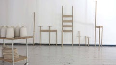 Zeitgenössischer handgefertigter skandinavischer Beistelltisch ""Objekte des Gebrauchs" #2